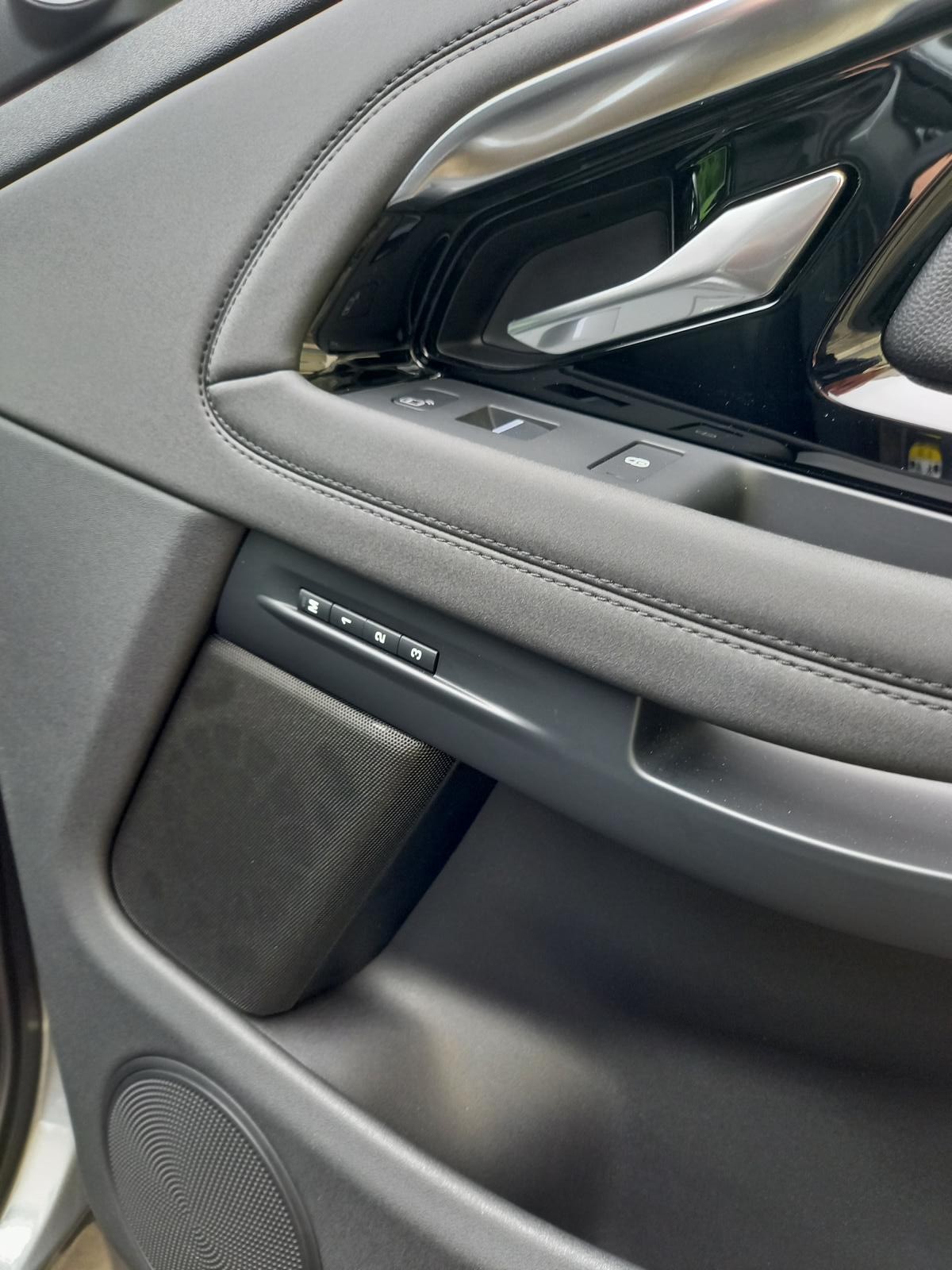 LAND ROVER Range Rover Evoque R-Dynamic P 250 SE HSE AT9-image-11