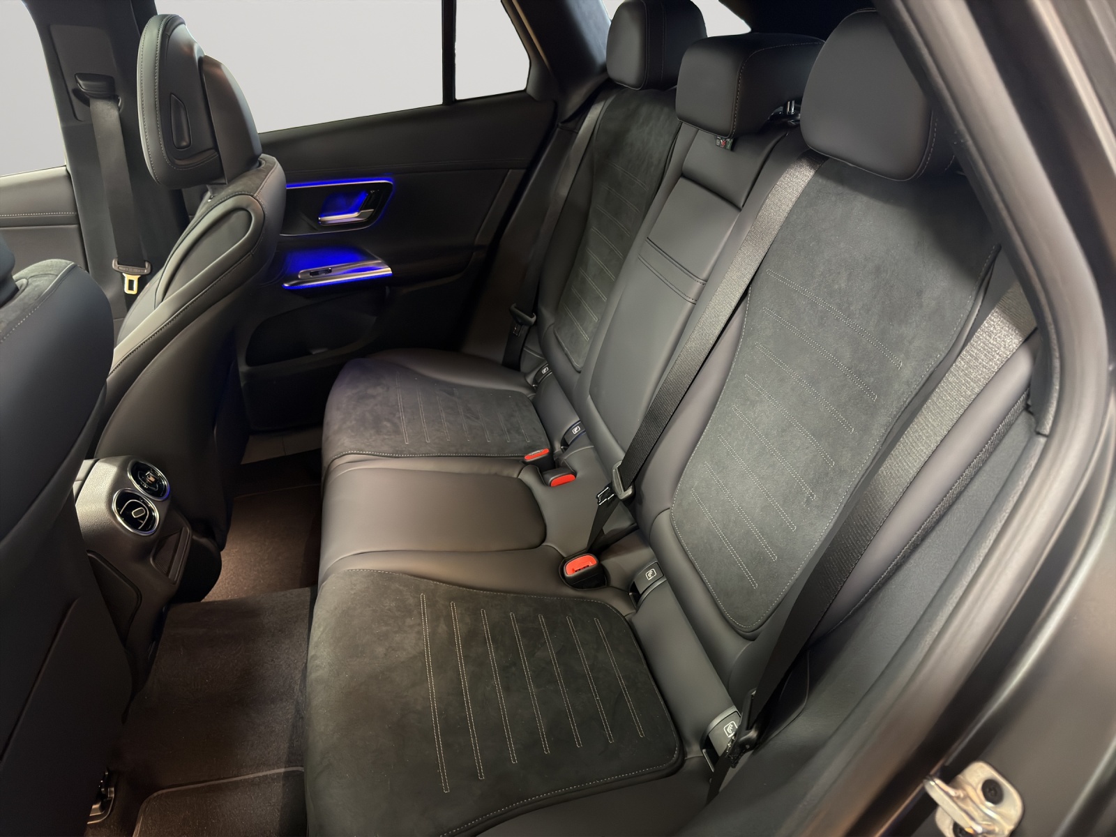 MERCEDES-BENZ GLC 200 4Matic 9G-Tronic-image-12
