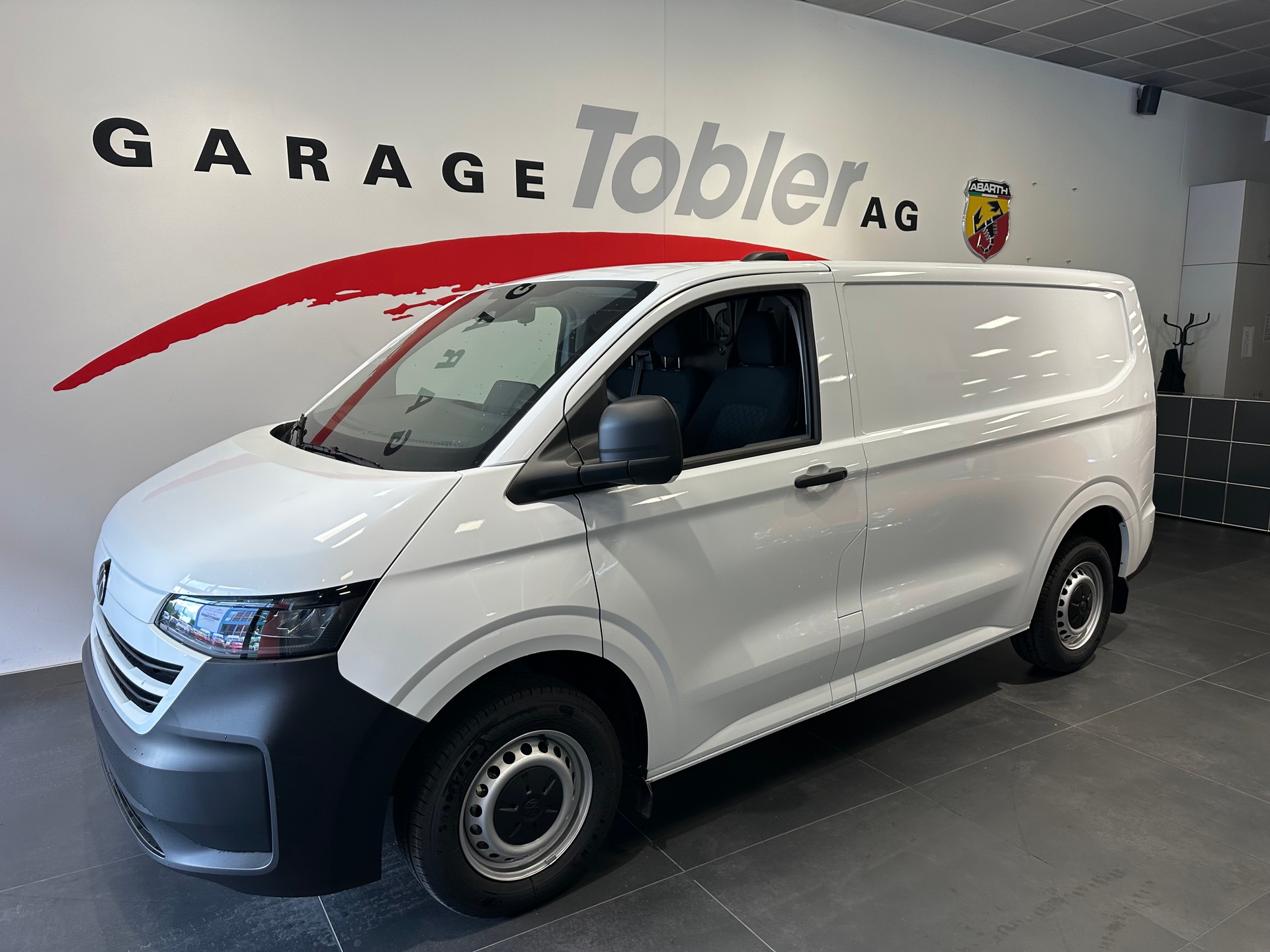 VW Transporter 2.0 TDI-showroom-element-1