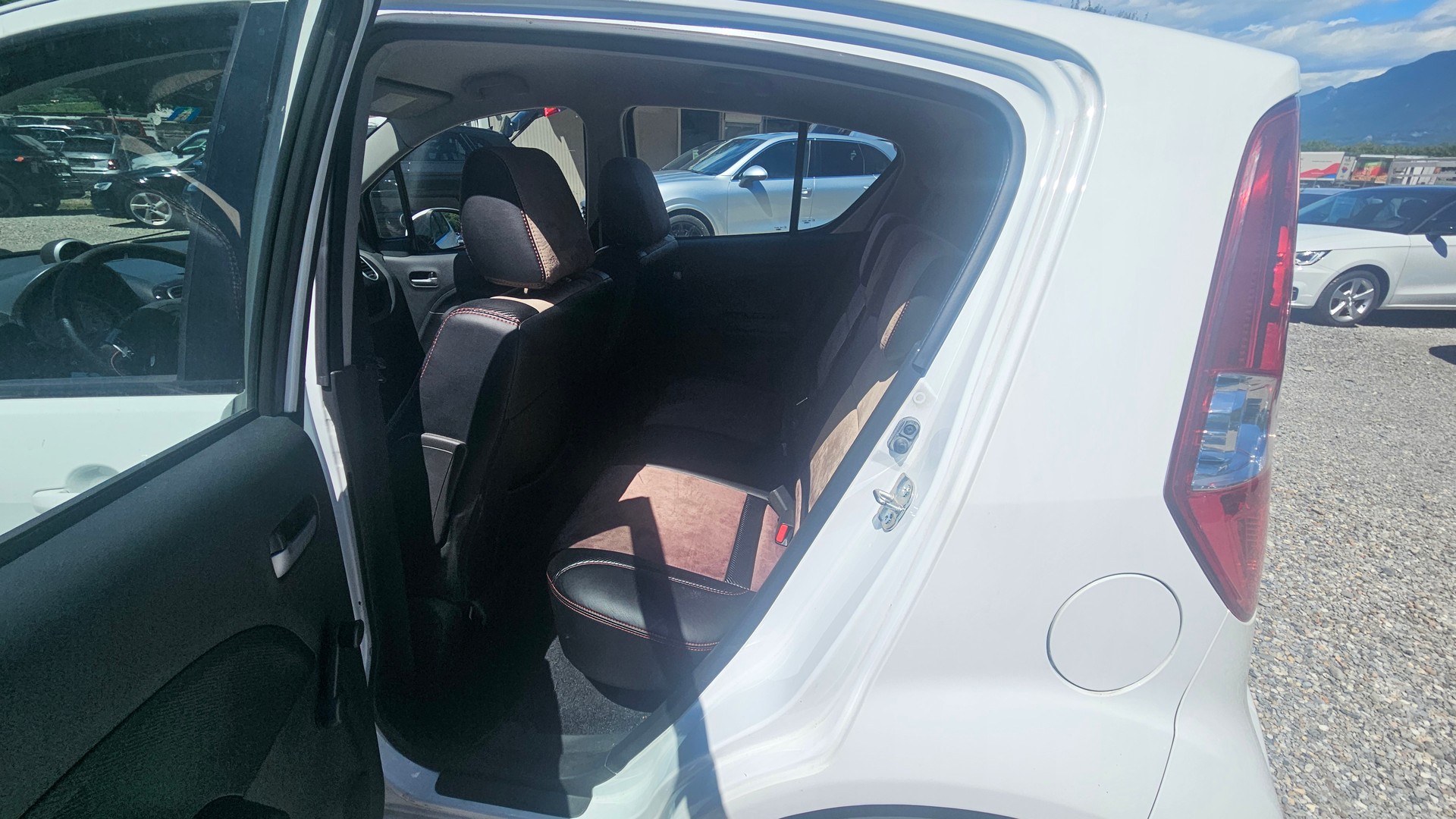 SUZUKI Splash 1.2i 16V GL Automatic-image-7