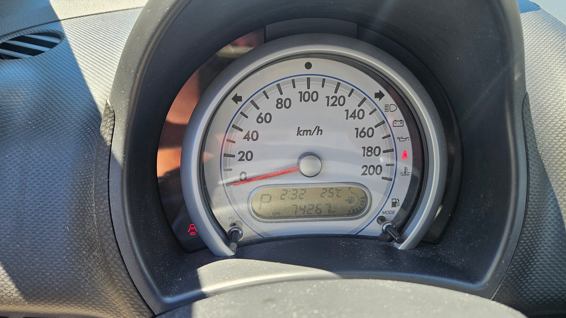 SUZUKI Splash 1.2i 16V GL Automatic-image-6