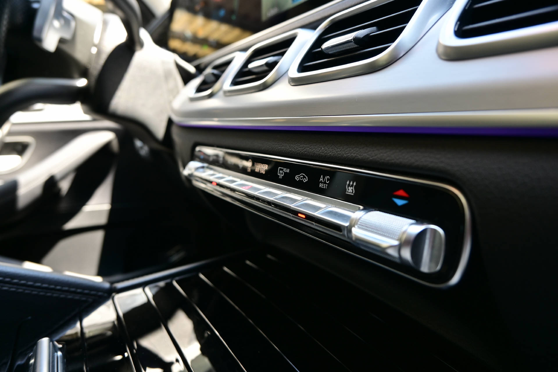 MERCEDES-BENZ GLE 350 e AMG Line 4matic-image-19