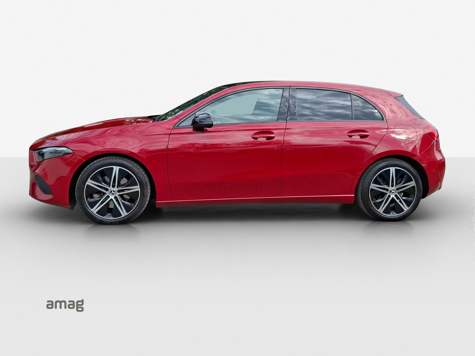 MERCEDES-BENZ A 220 4Matic 8G-DCT-showroom-element-1