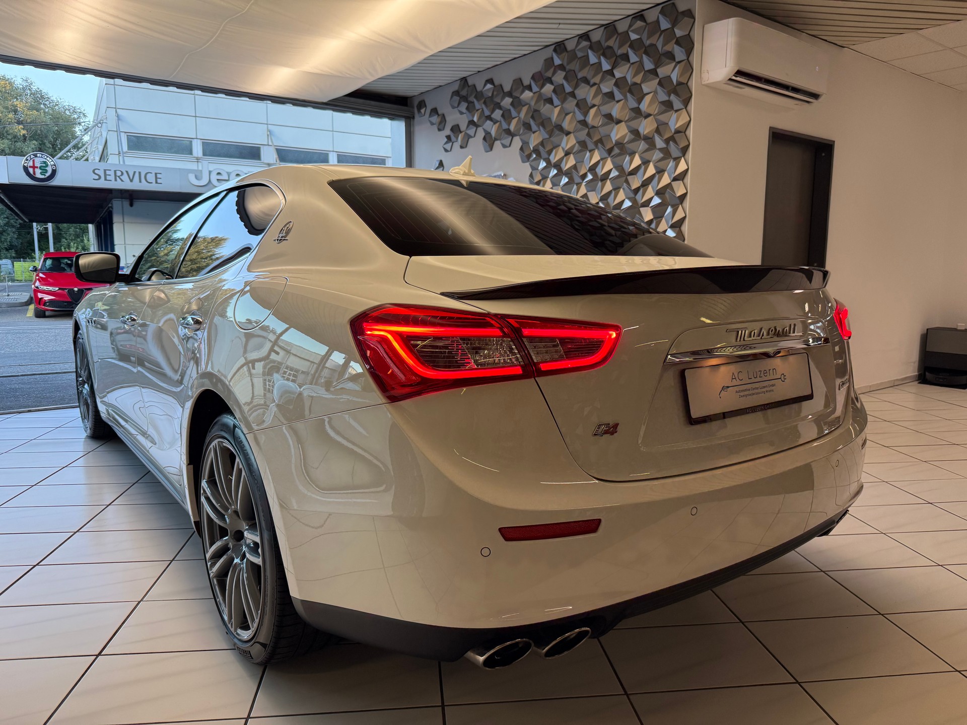 MASERATI Ghibli S Q4 3.0 V6 Automatica-showroom-element-1