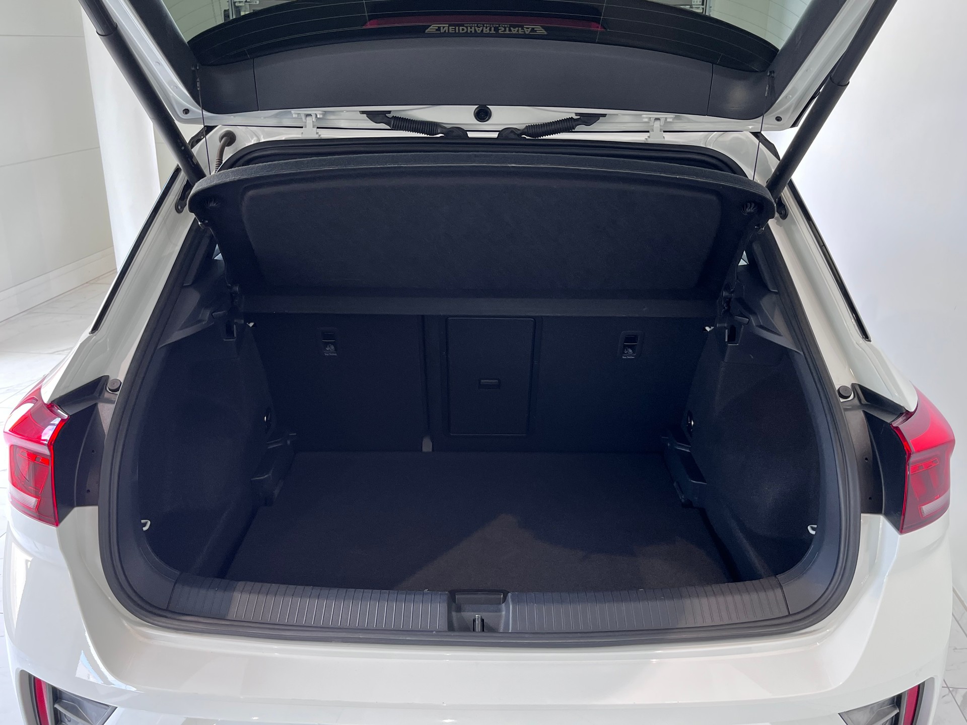VW T-Roc 2.0 TSI R-Line DSG 4Motion-image-7