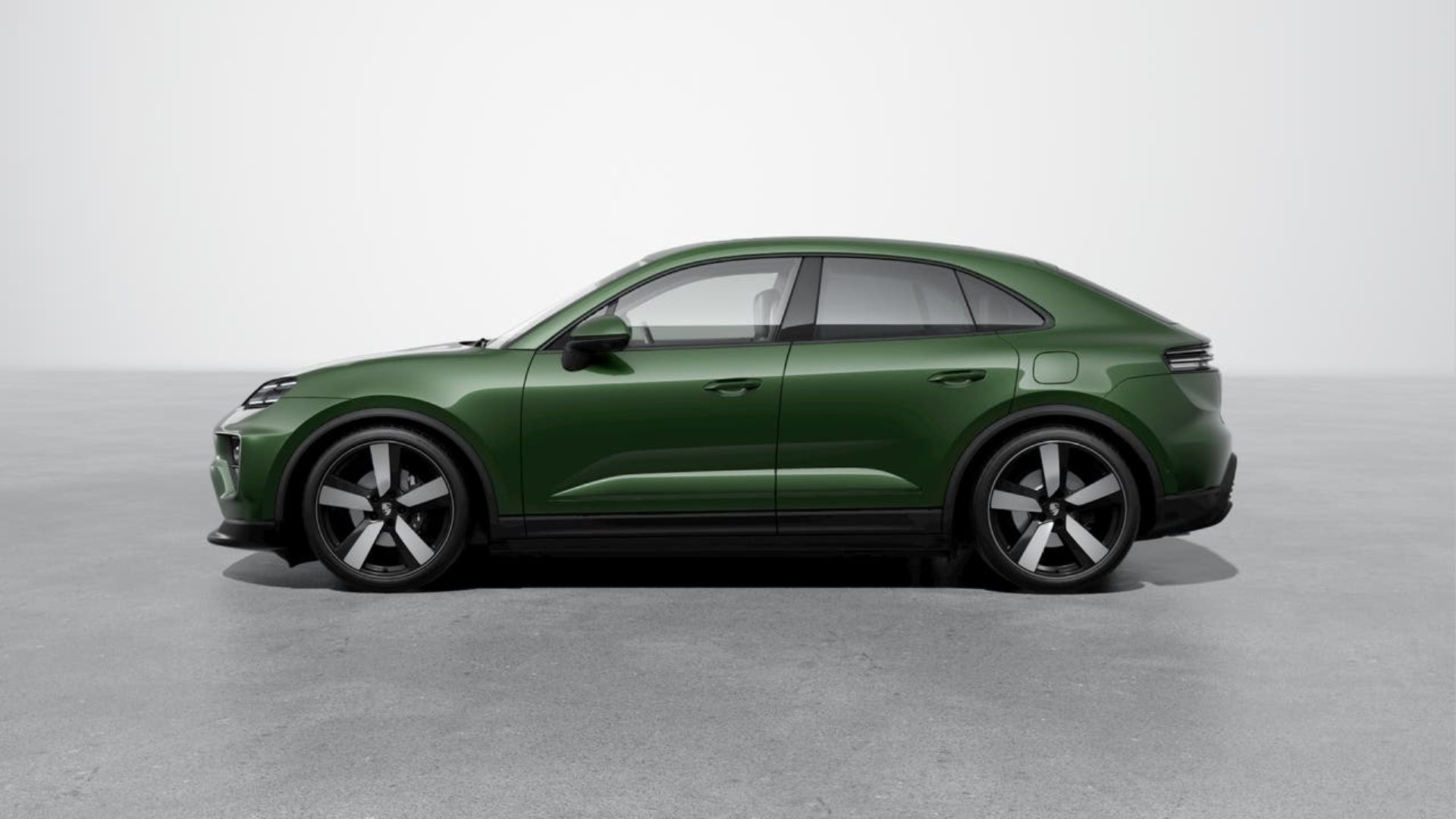PORSCHE Macan 4-showroom-element-1