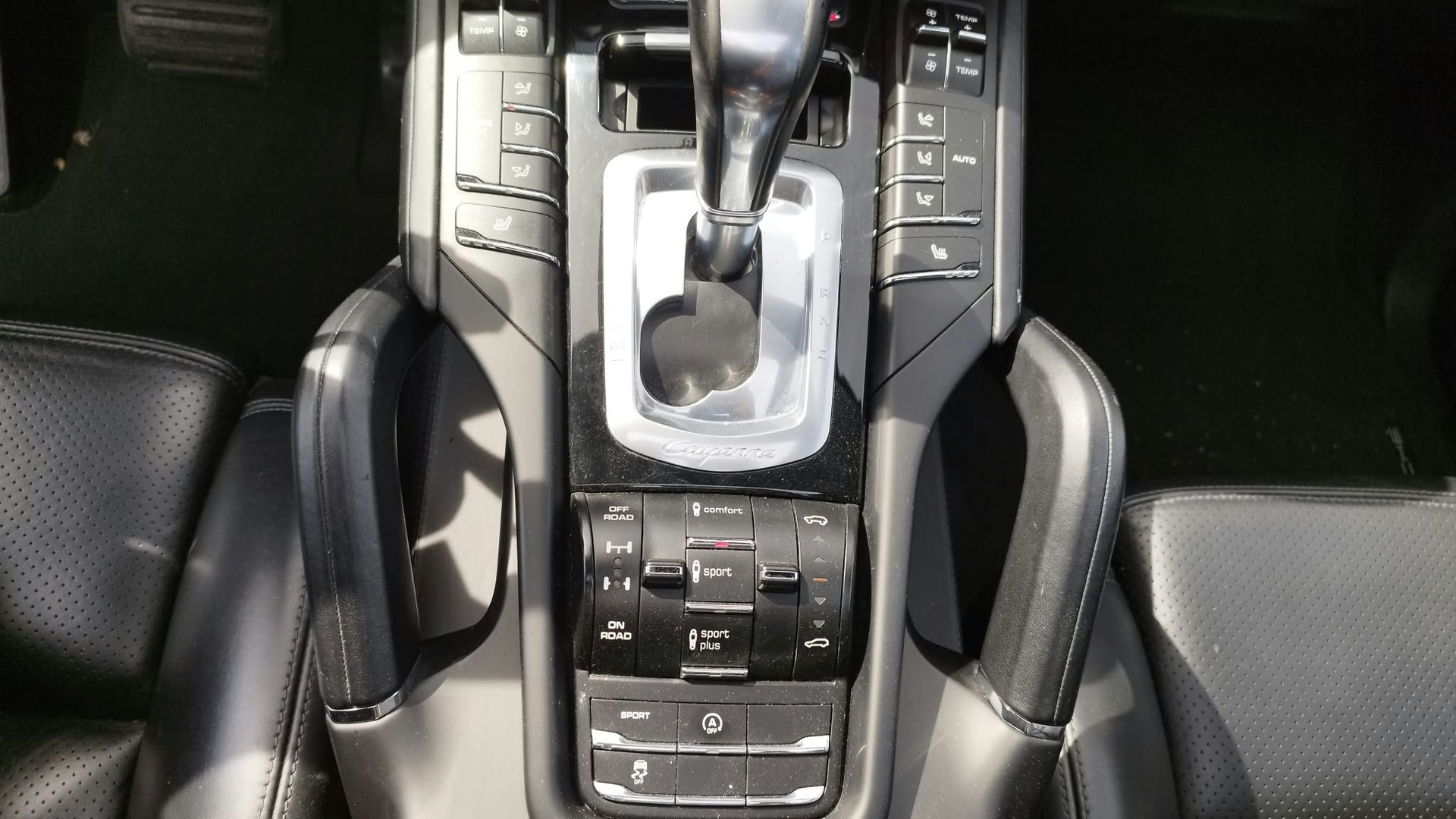 PORSCHE Cayenne Diesel Platinum Edition-image-9