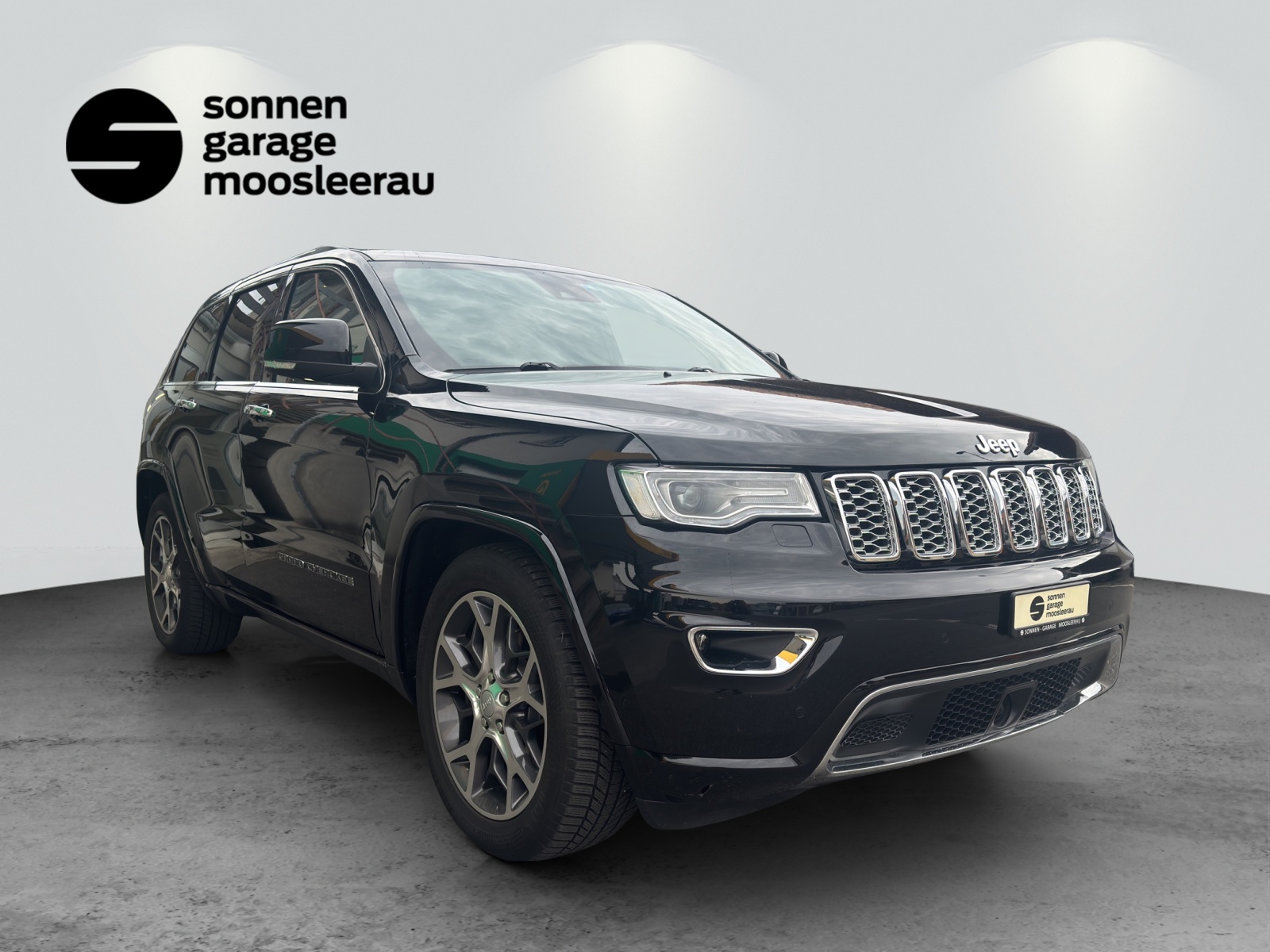 JEEP Grand Cherokee 3.0 CRD Overland Automatic-showroom-element-1
