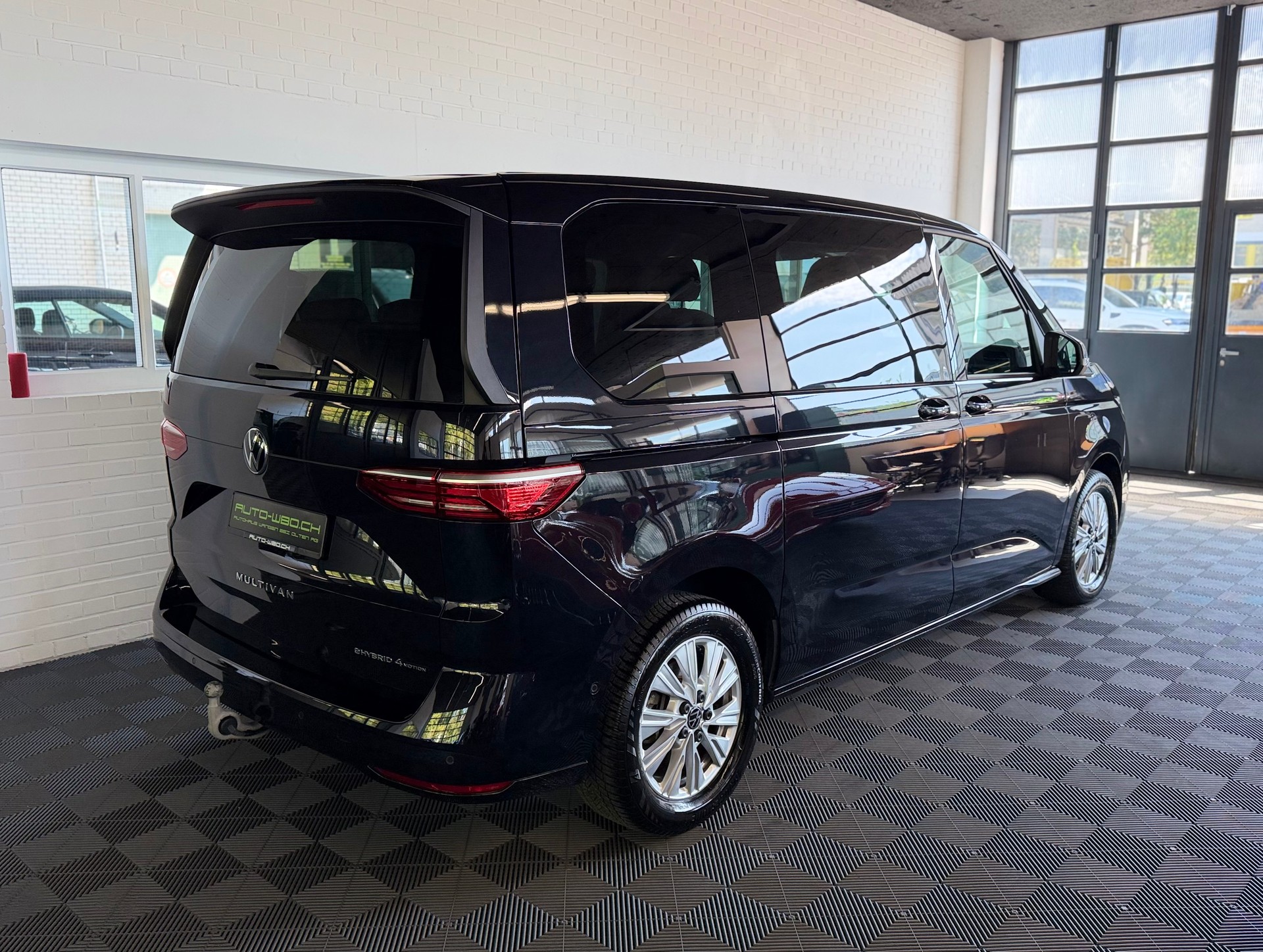 VW Multivan 1.5 eHybrid Life 245 PS 4x4 4Motion DSG-showroom-element-2