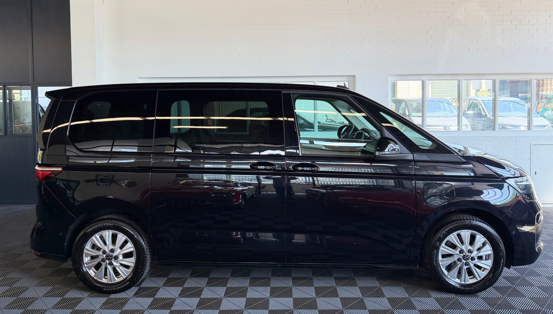 VW Multivan 1.5 eHybrid Life 245 PS 4x4 4Motion DSG-showroom-element-1