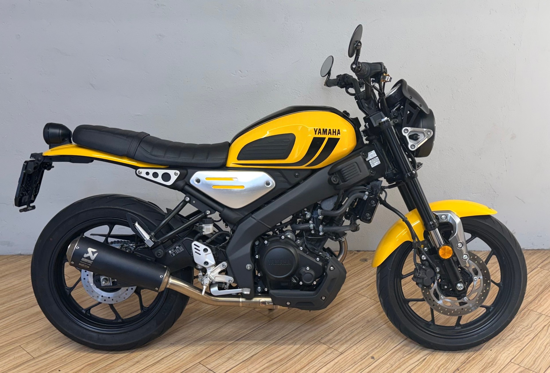 YAMAHA XSR 125-image-1