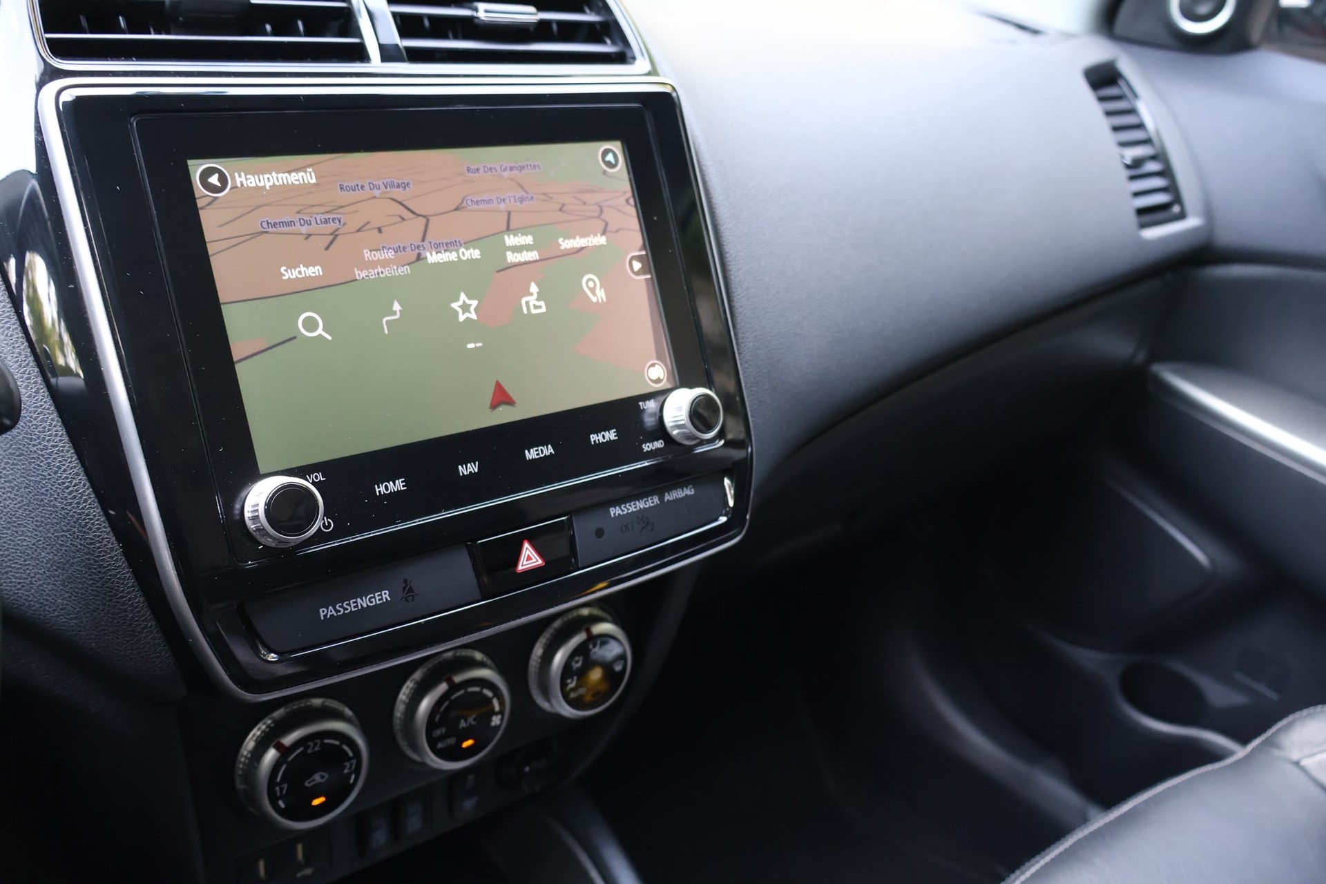 MITSUBISHI ASX 2.0 Diamond 4WD Automat-image-10