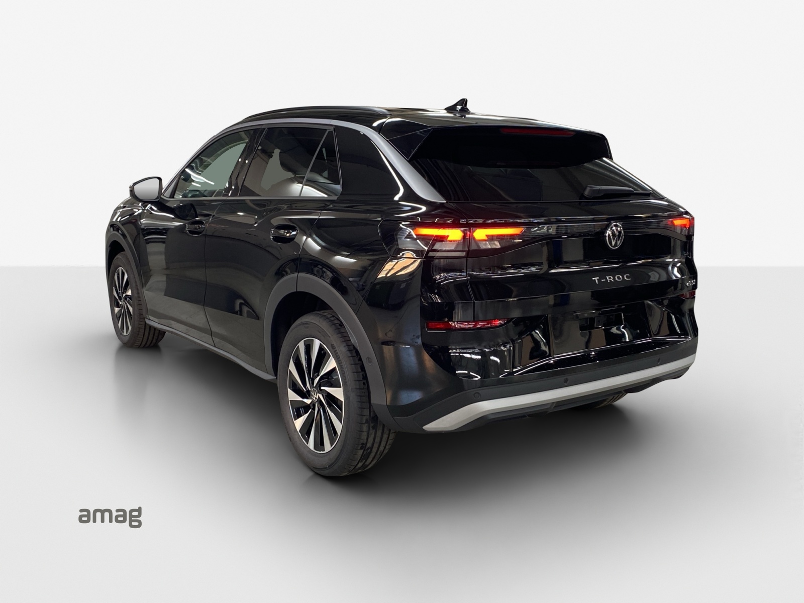 VW T-Roc 1.5 eTSI mHEV Life DSG-showroom-element-2