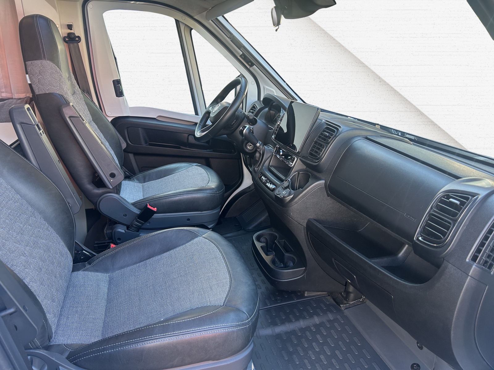 ADRIA Matrix Axess 650 SL-image-14
