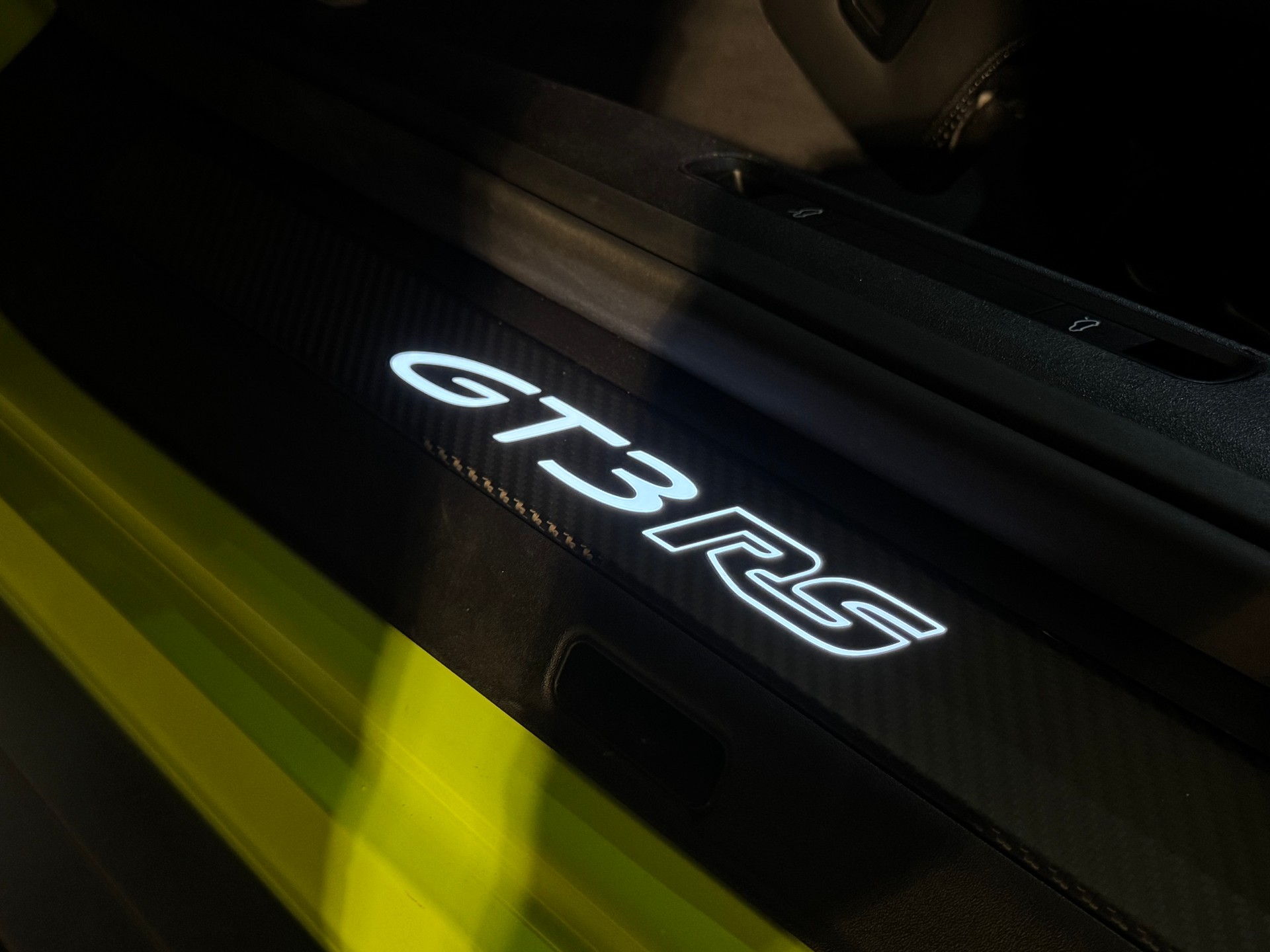 PORSCHE 911 GT3 RS-image-24