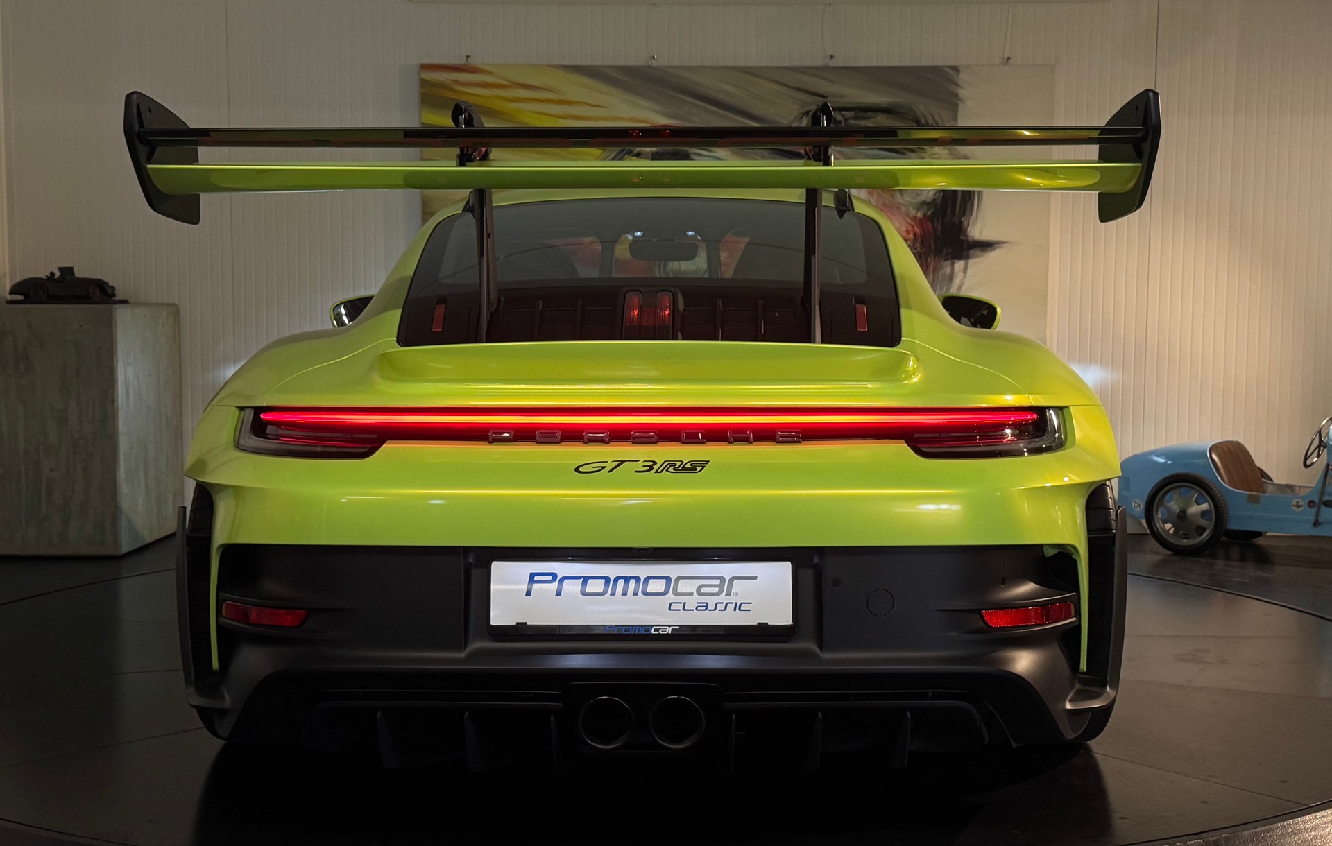 PORSCHE 911 GT3 RS-showroom-element-3
