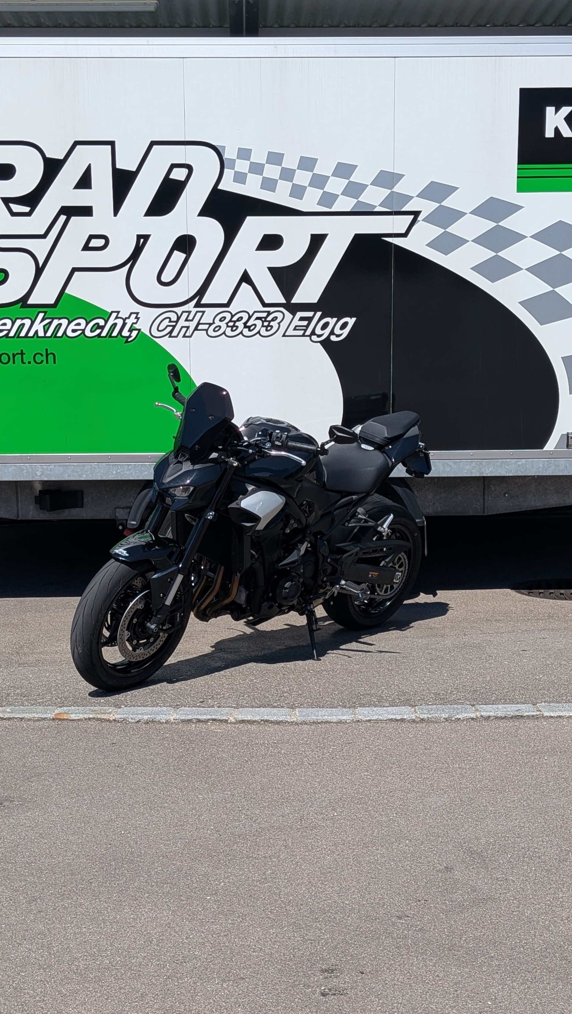 KAWASAKI Z 900-image-2
