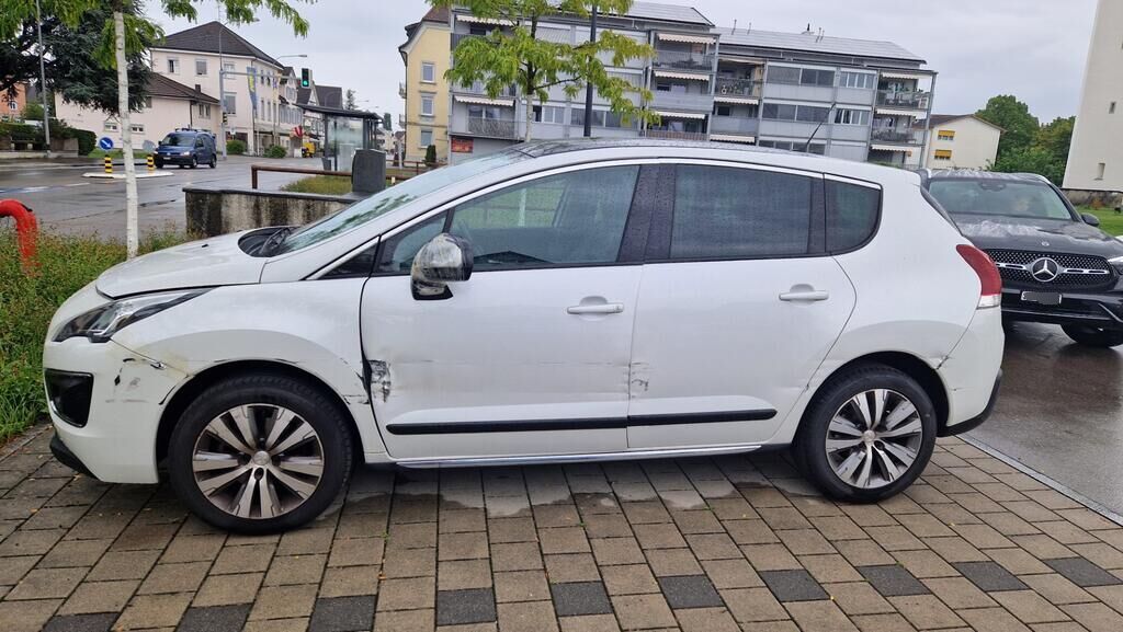 PEUGEOT 3008 1.6 16V T Allure Tiptronic-image-7