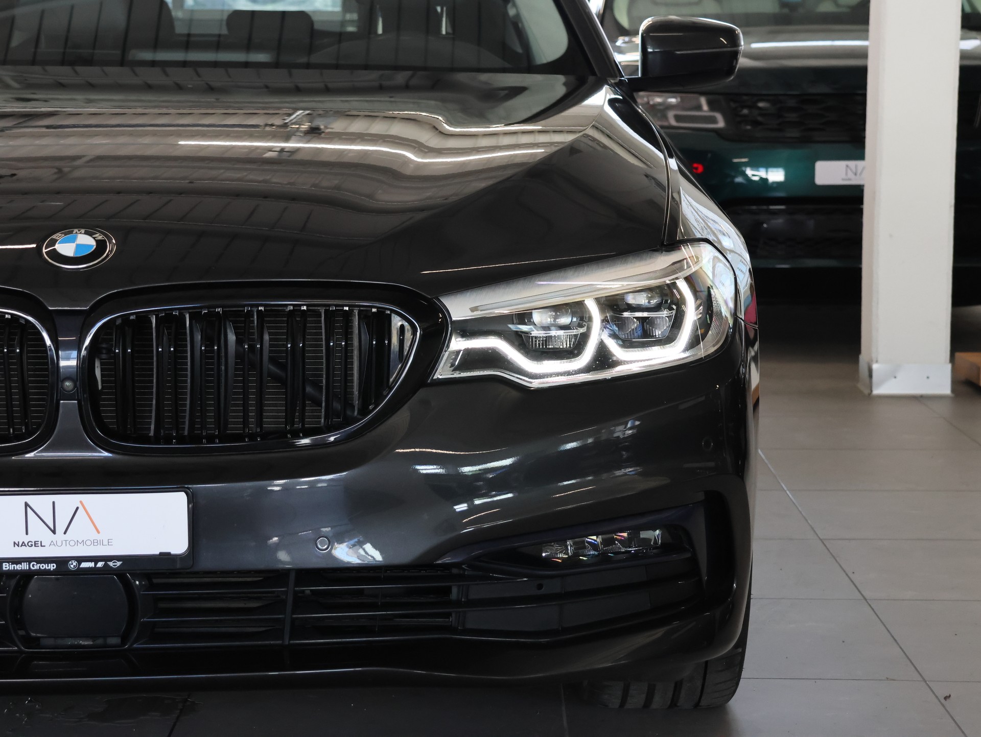 BMW 520d xDrive Touring Sport Line Steptronic-showroom-element-3