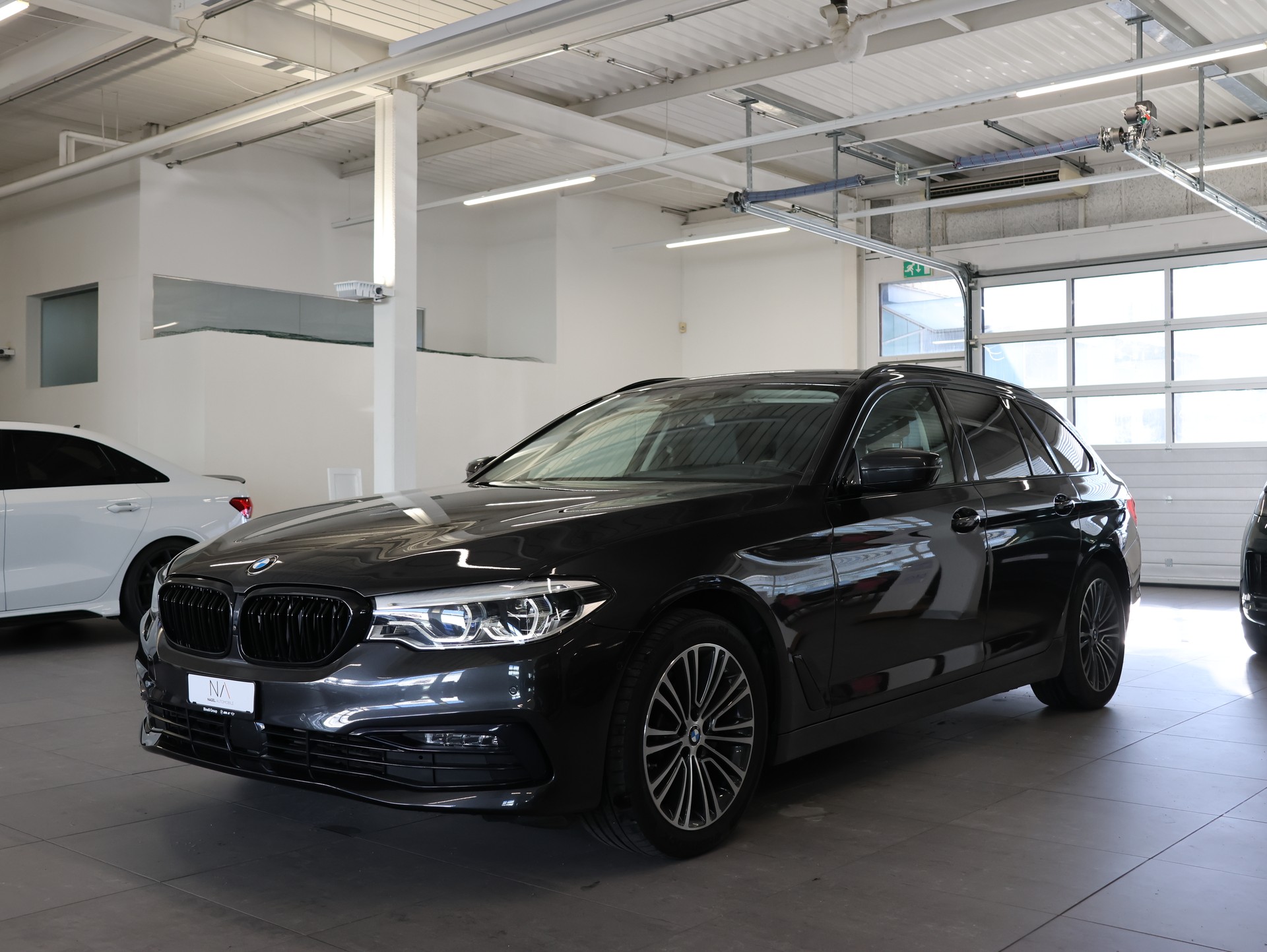 BMW 520d xDrive Touring Sport Line Steptronic-image-4