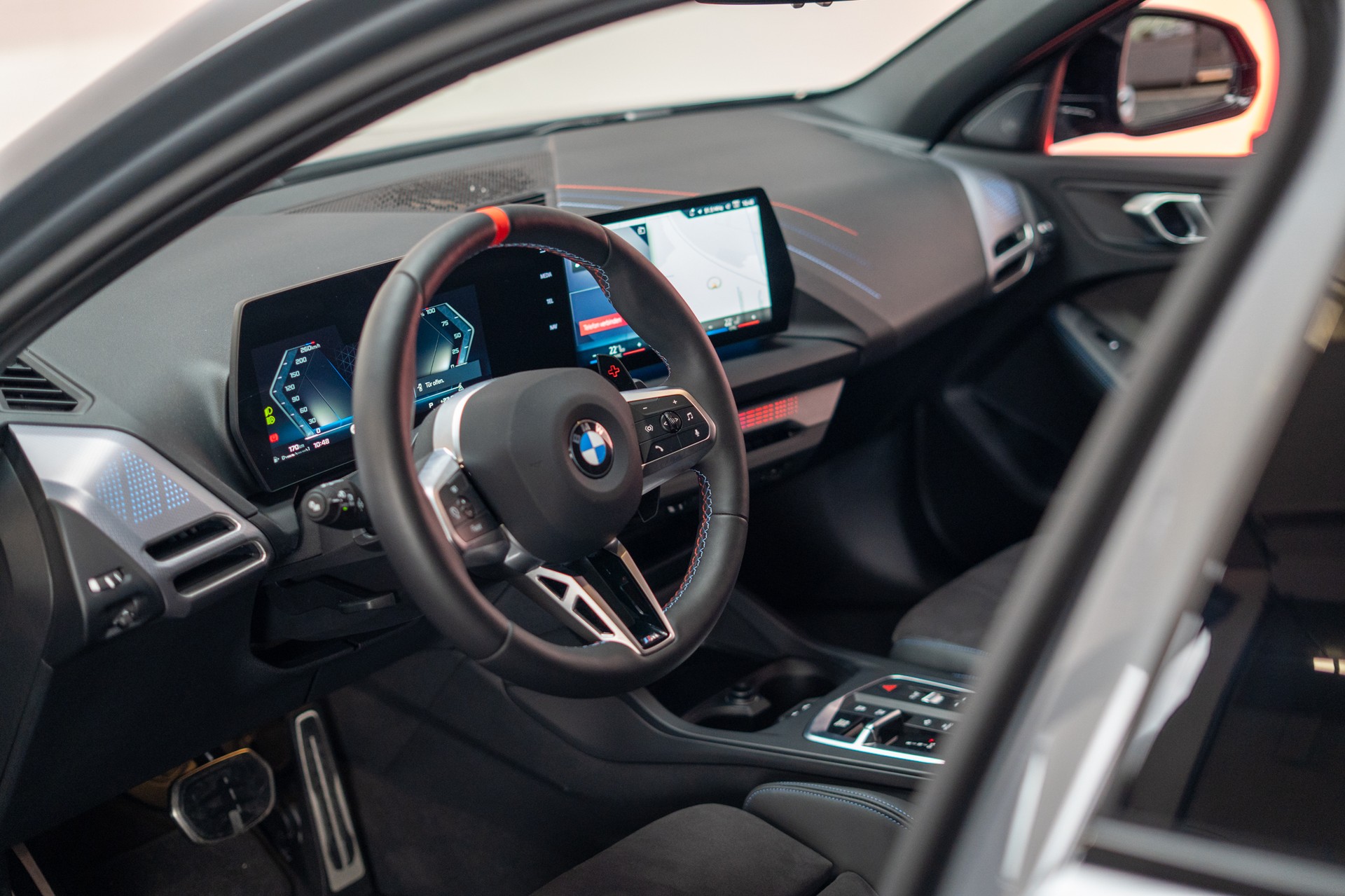 BMW M135i xDrive / Rückfahrkamera / Harman-Kardon-image-9