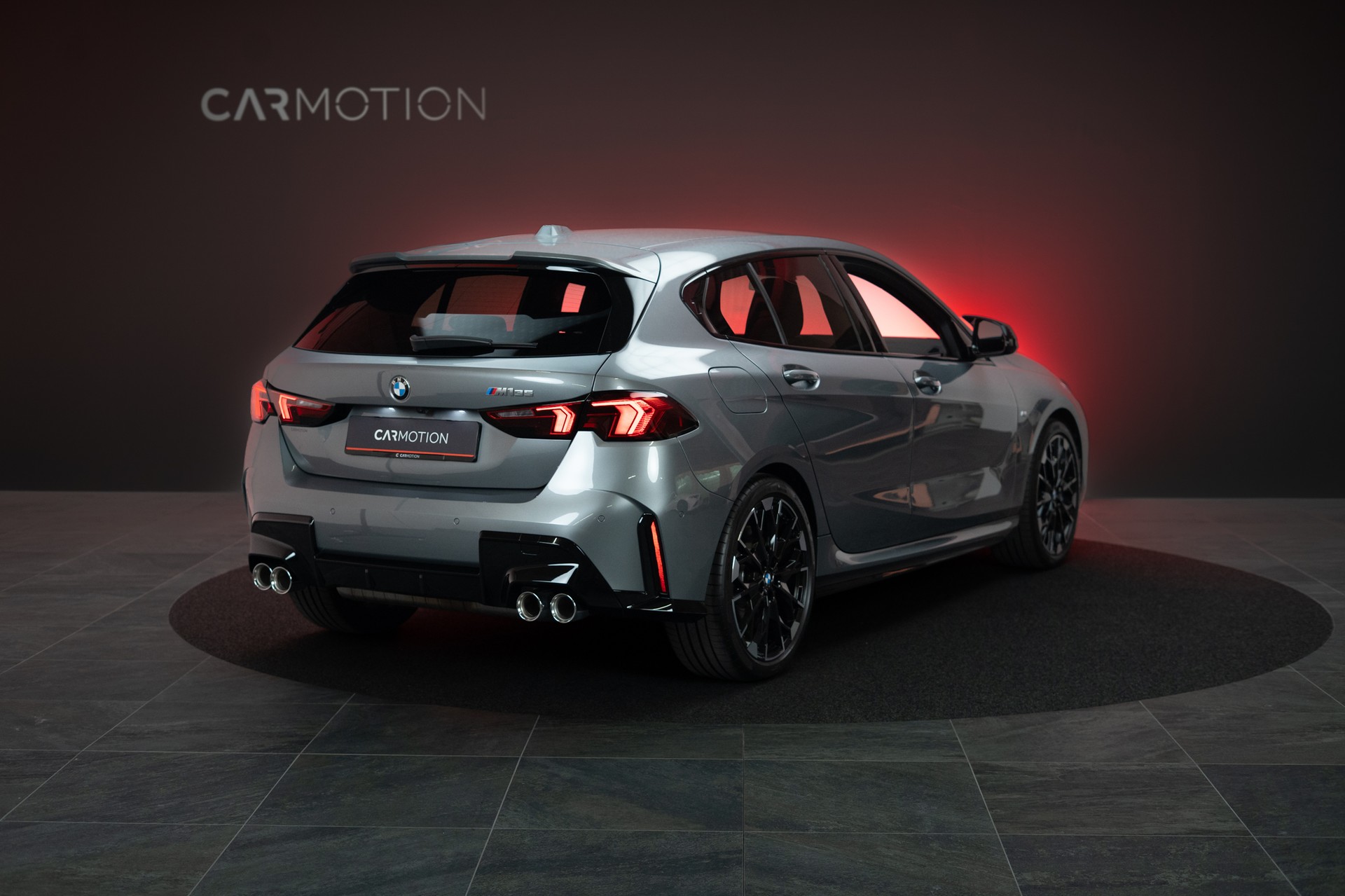 BMW M135i xDrive / Rückfahrkamera / Harman-Kardon-showroom-element-3