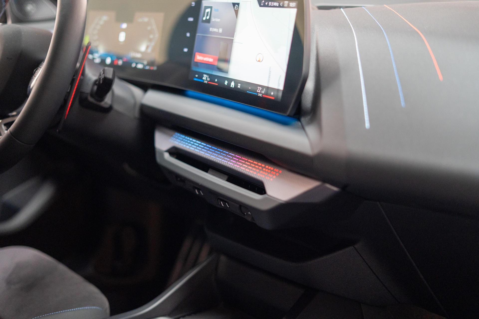 BMW M135i xDrive / Rückfahrkamera / Harman-Kardon-image-17