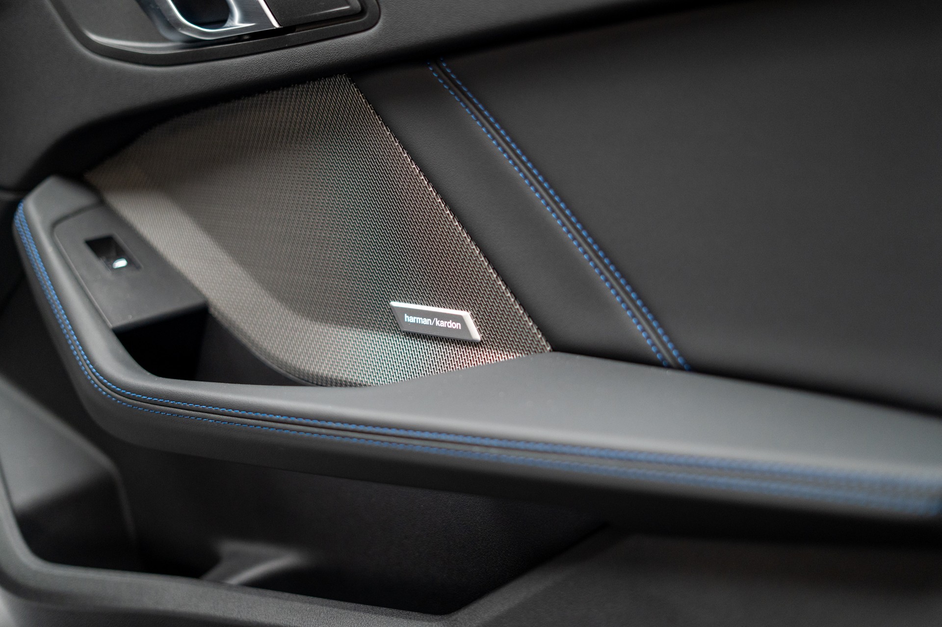 BMW M135i xDrive / Rückfahrkamera / Harman-Kardon-image-16