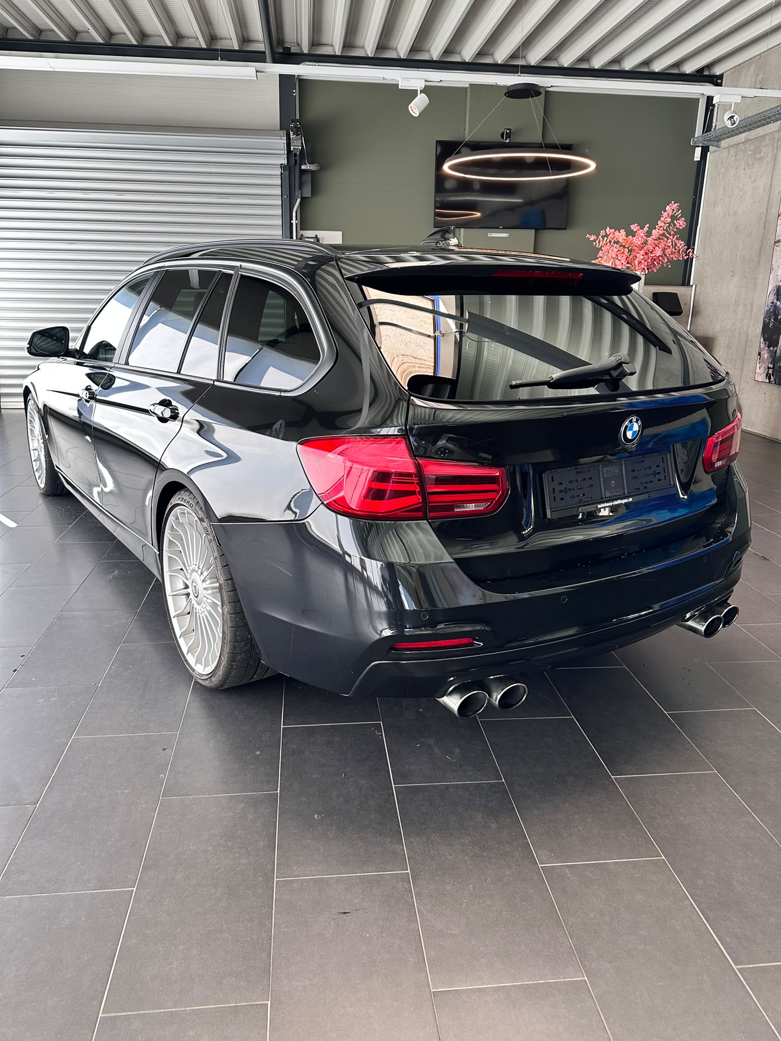 BMW-ALPINA B3 BiTurbo Touring 3.0 xDrive Switch-Tronic-showroom-element-3