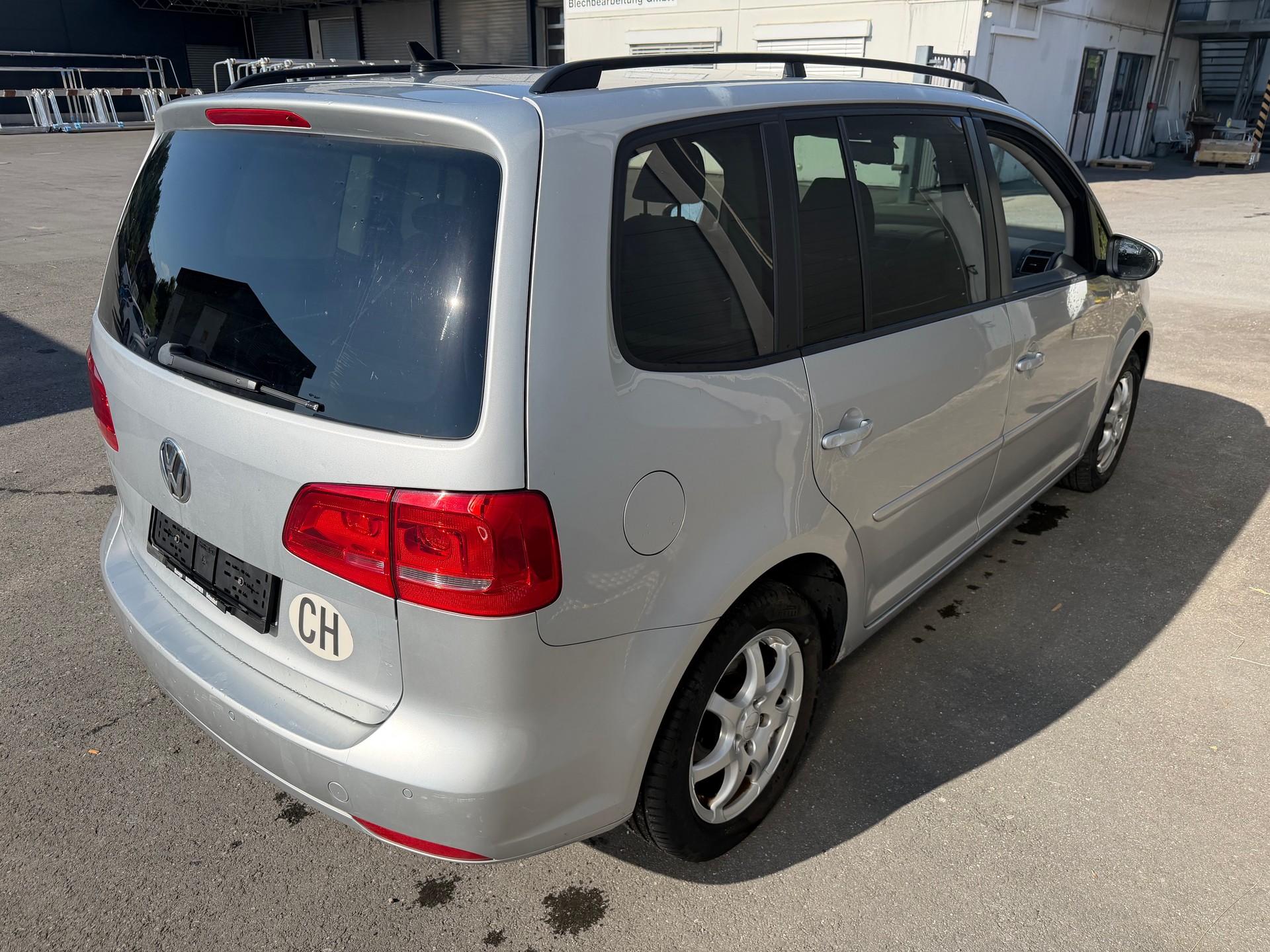 VW Touran 1.6 TDI Trendline DSG-showroom-element-2
