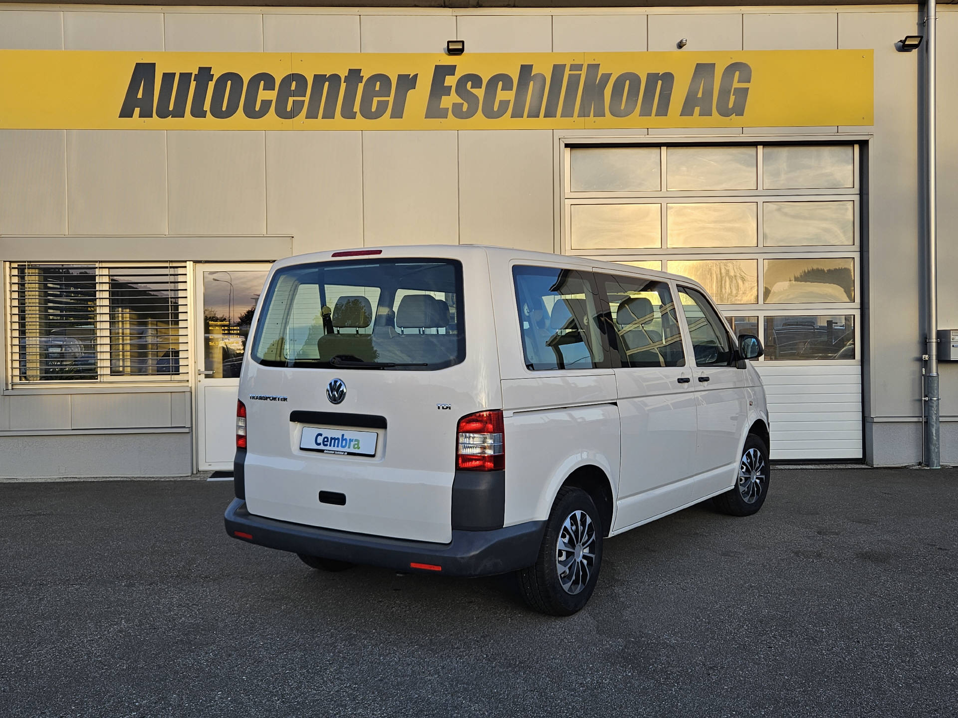 VW T5 Kombi 3000 2.0 TDI 140 DSG* Klima * 9-Pätzer * Frisch ab MFK *-showroom-element-2