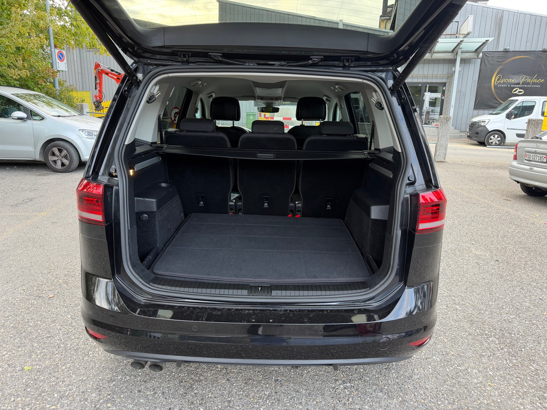 VW Touran 2.0 TDI BlueMotion Technology Highline DSG * 07x Plätze * Gr. Navi * LED * Klima-auto * PDC V&H- RF-Kamera * Ab MFK-image-15