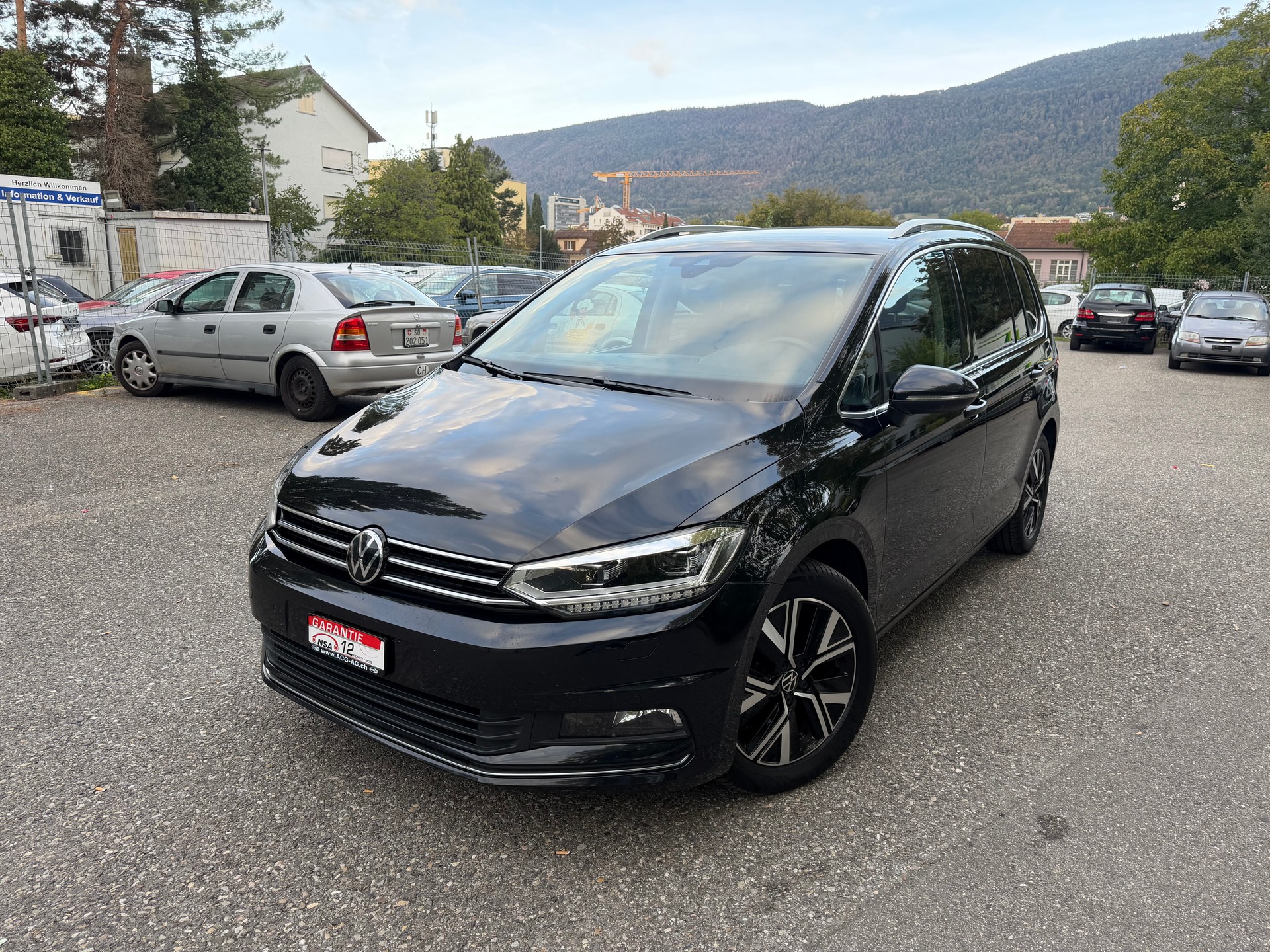 VW Touran 2.0 TDI BlueMotion Technology Highline DSG * 07x Plätze * Gr. Navi * LED * Klima-auto * PDC V&H- RF-Kamera * Ab MFK
