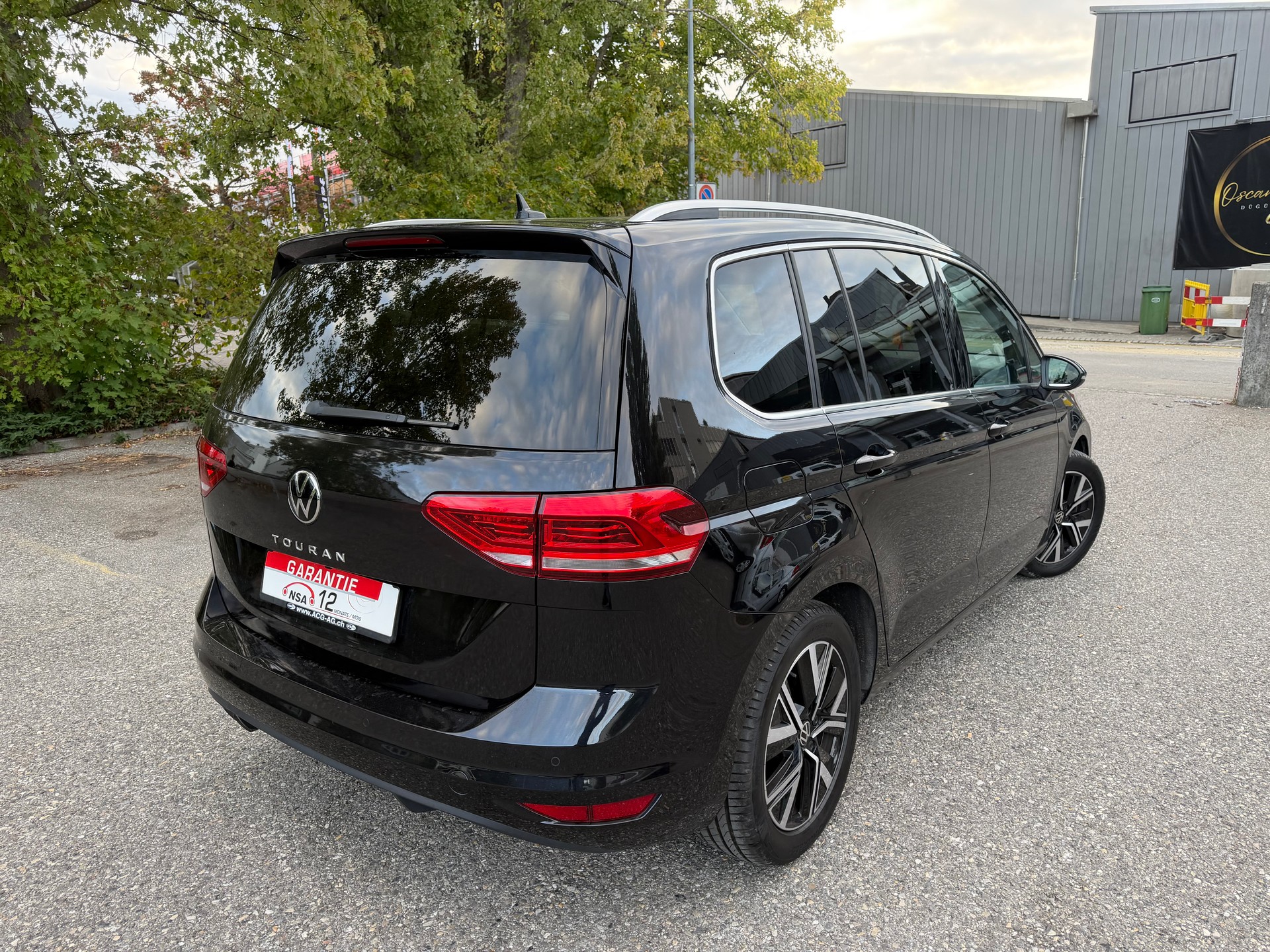 VW Touran 2.0 TDI BlueMotion Technology Highline DSG * 07x Plätze * Gr. Navi * LED * Klima-auto * PDC V&H- RF-Kamera * Ab MFK-image-4