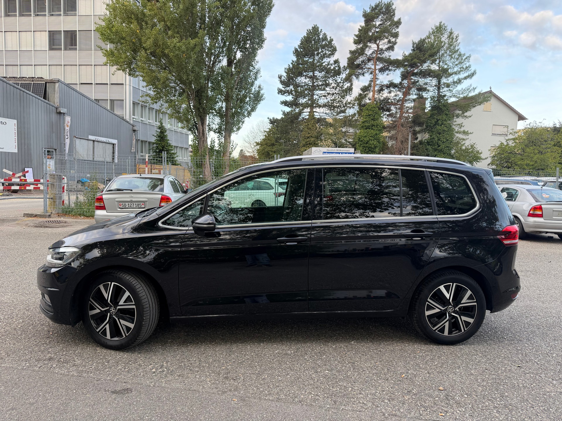 VW Touran 2.0 TDI BlueMotion Technology Highline DSG * 07x Plätze * Gr. Navi * LED * Klima-auto * PDC V&H- RF-Kamera * Ab MFK-image-10