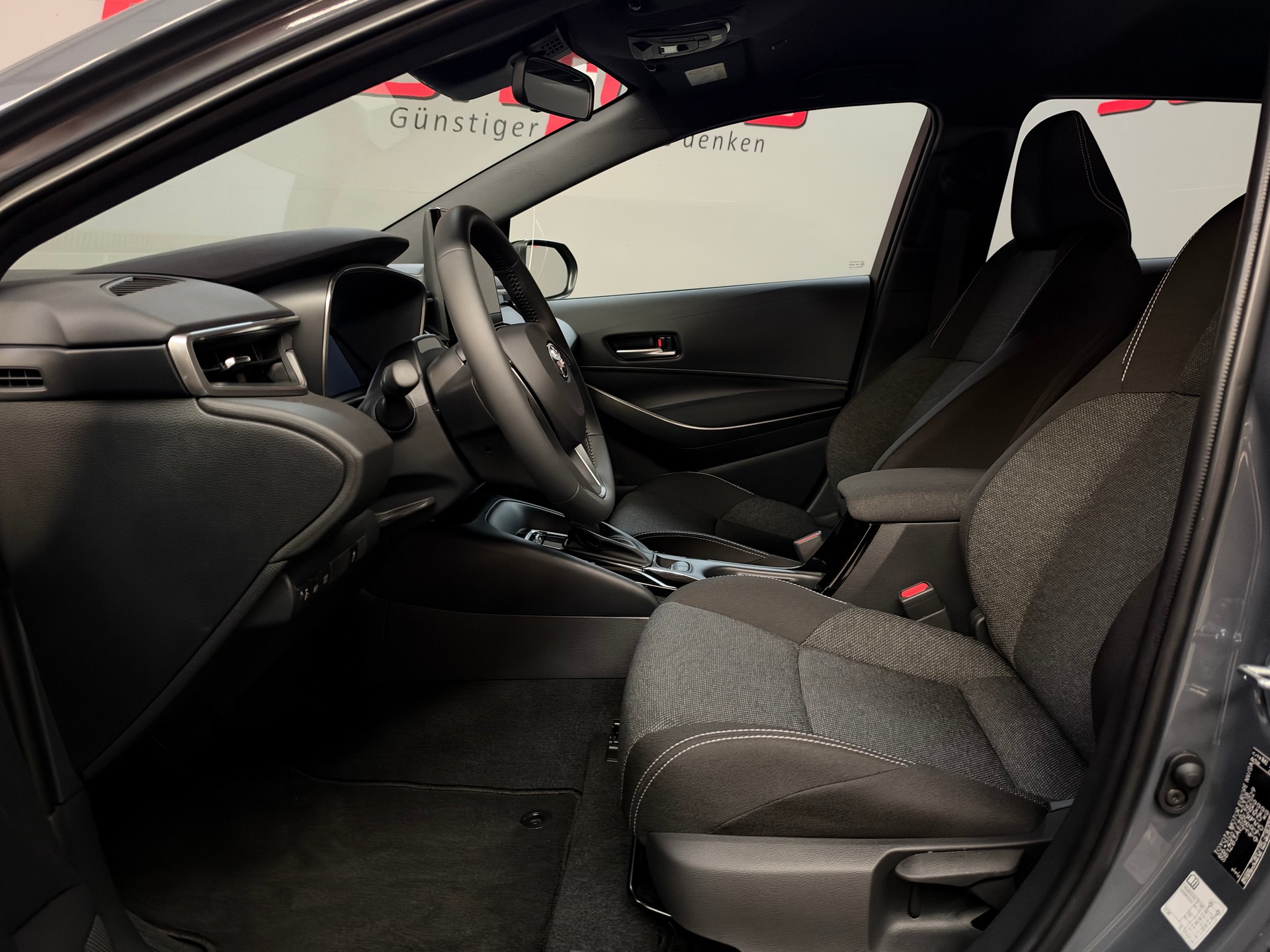 TOYOTA Corolla Touring Sports 1.8 HSD Comfort e-CVT-image-11