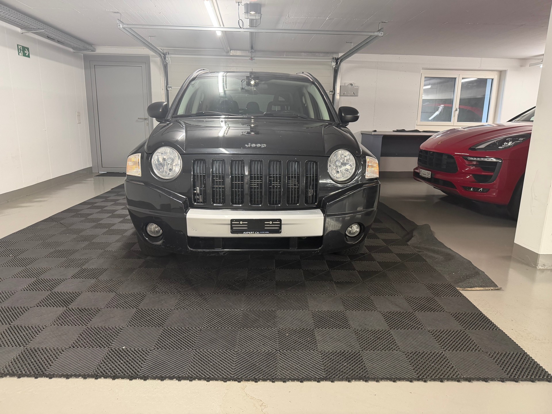 JEEP Compass 2.4 Limited CVT Frisch ab MFK-showroom-element-1