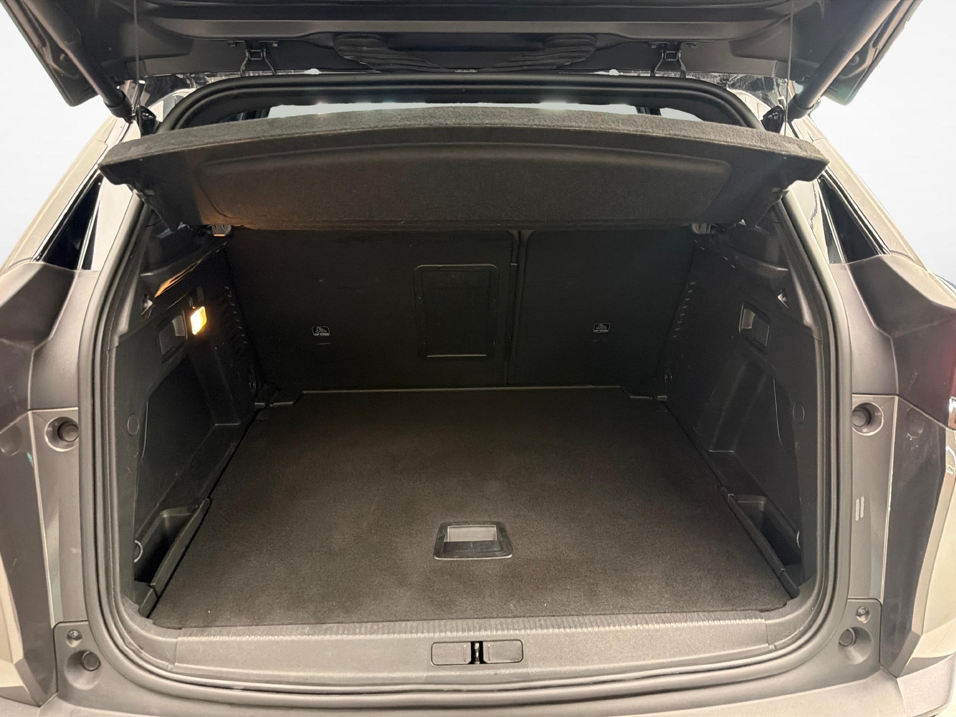 PEUGEOT 3008 1.2 PureTech GT-image-11