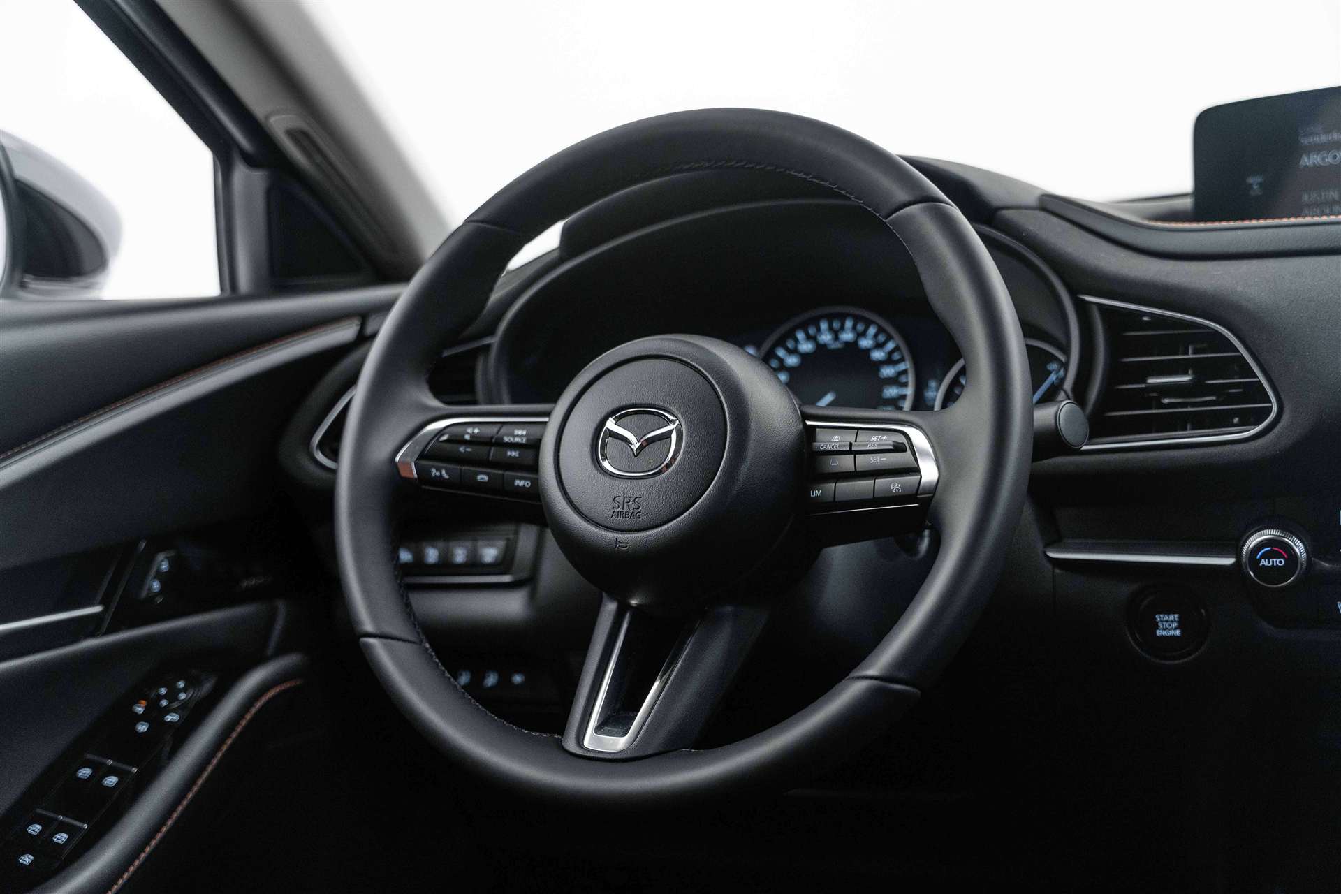 MAZDA MAZDA CX-30 SKYACTIV-G 140 MHEV Nagisa Automat-image-9