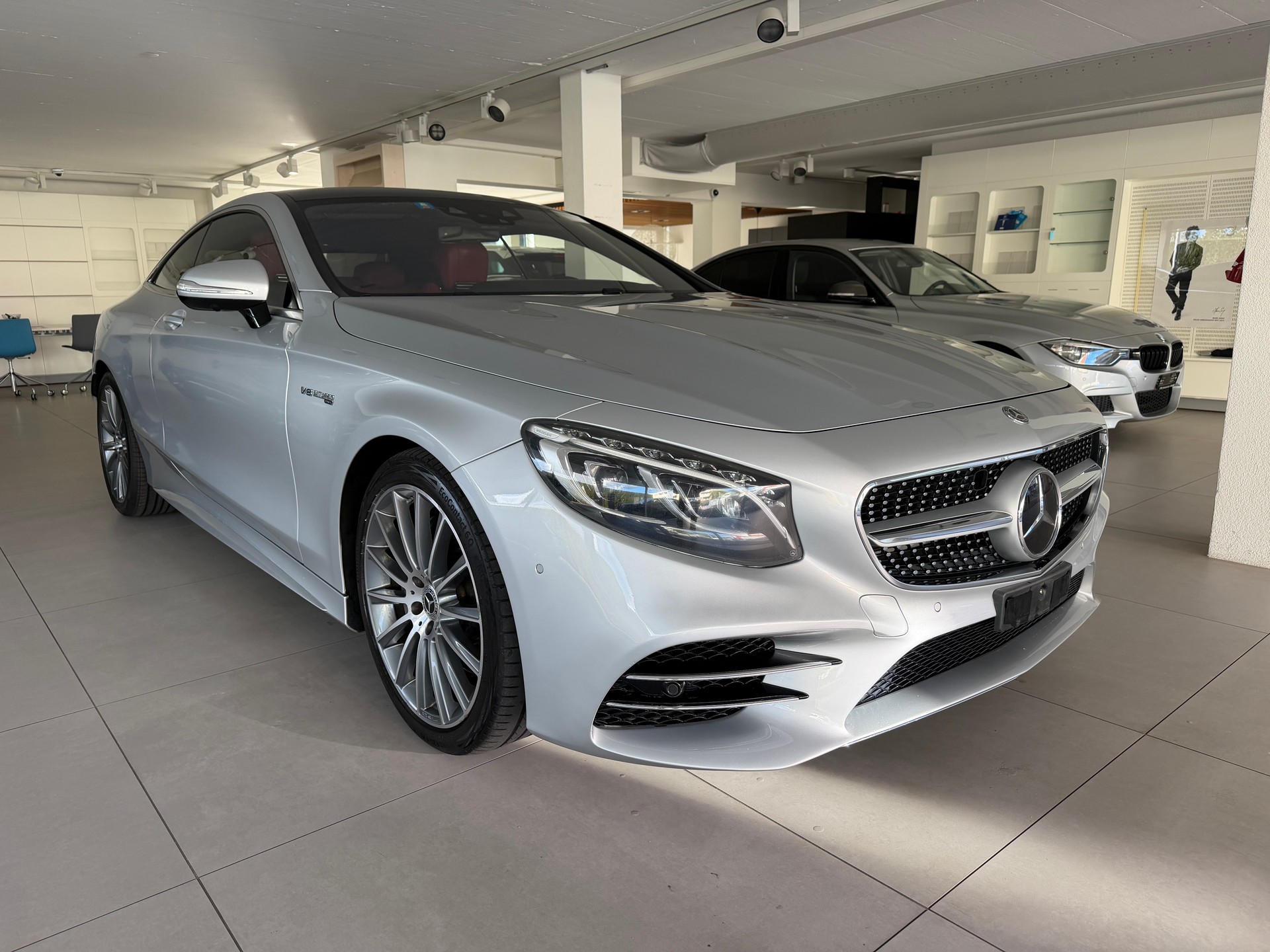 MERCEDES-BENZ S 560 4Matic 9G-Tronic-showroom-element-1