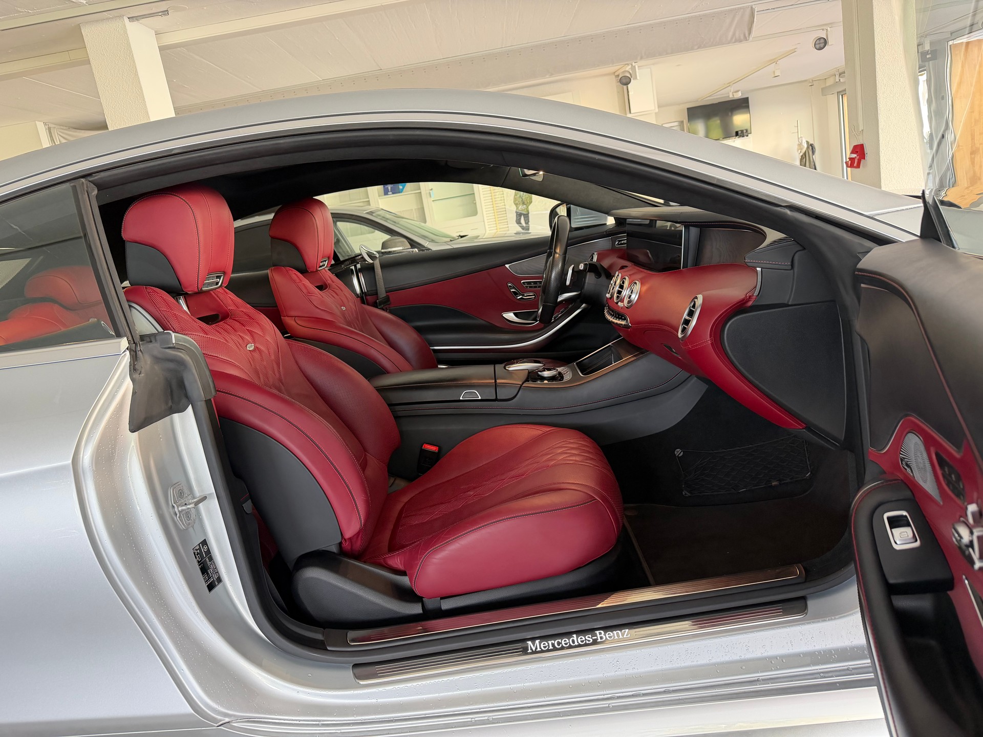 MERCEDES-BENZ S 560 4Matic 9G-Tronic-image-12