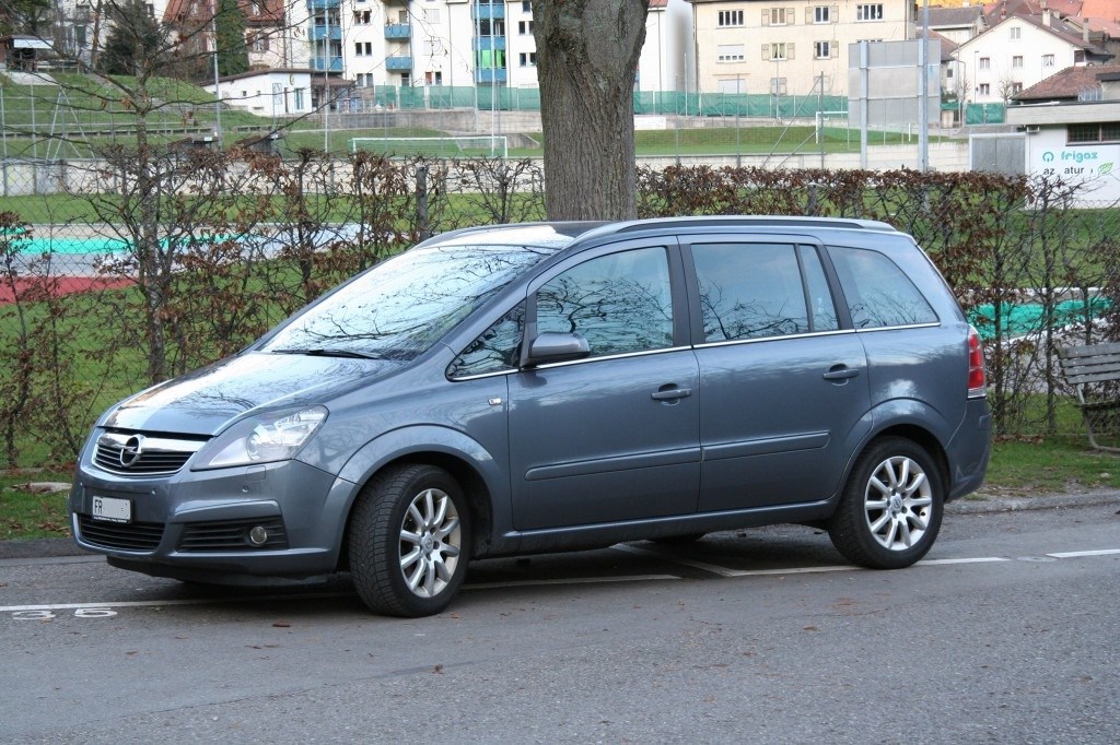 OPEL Zafira 2.0i 16V T First Edition-image-1