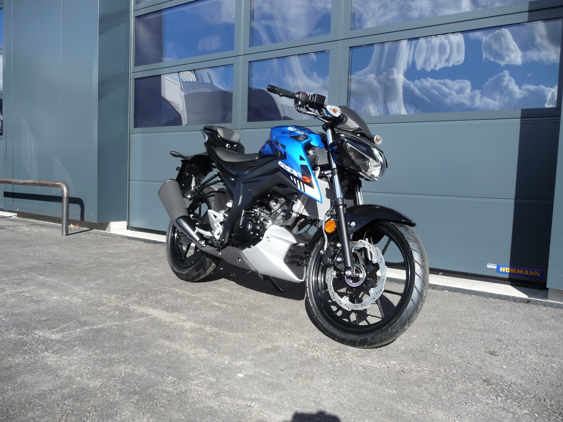 SUZUKI GSX-S 125-image-1