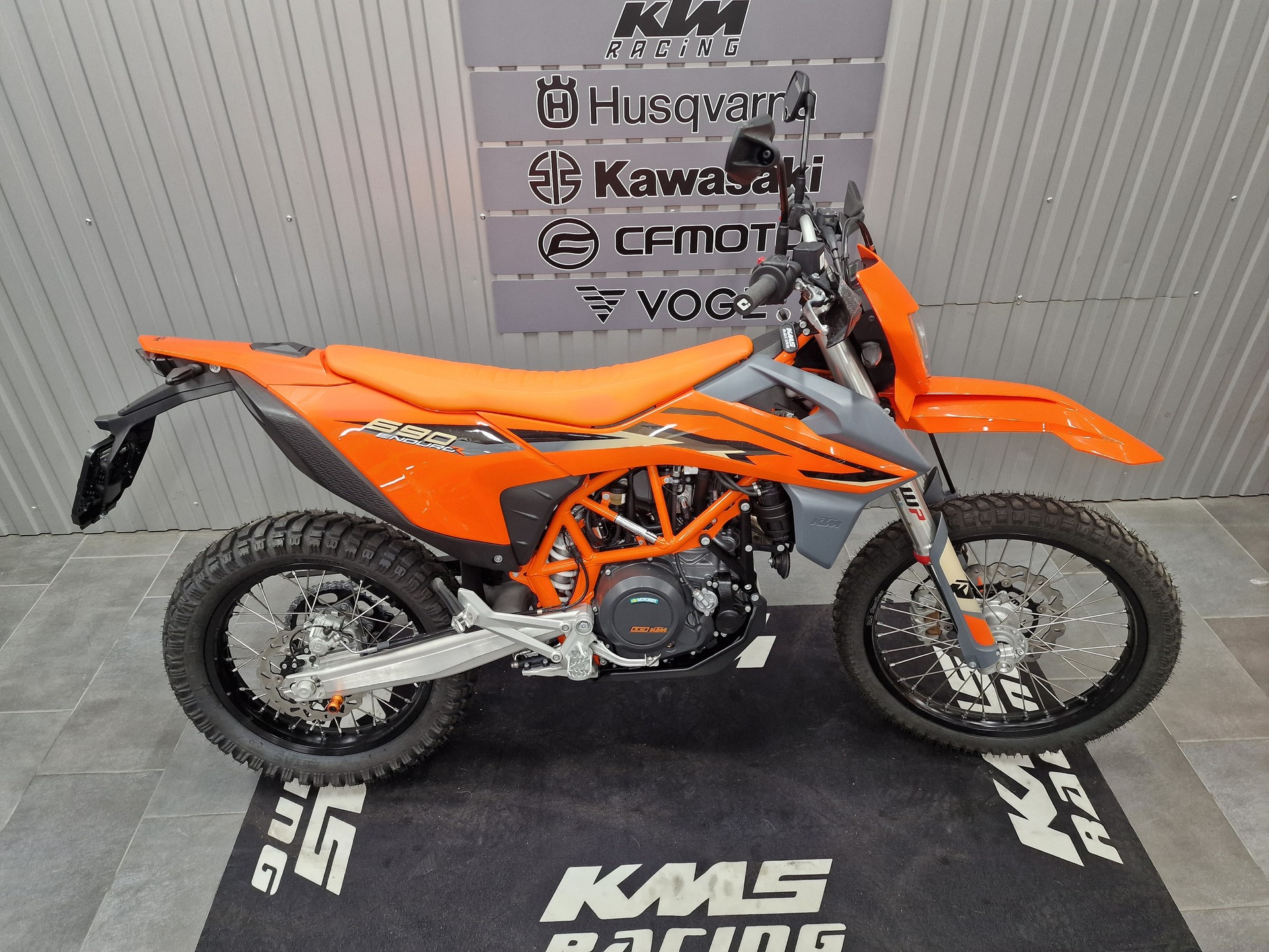 KTM 690 Enduro R-image-1