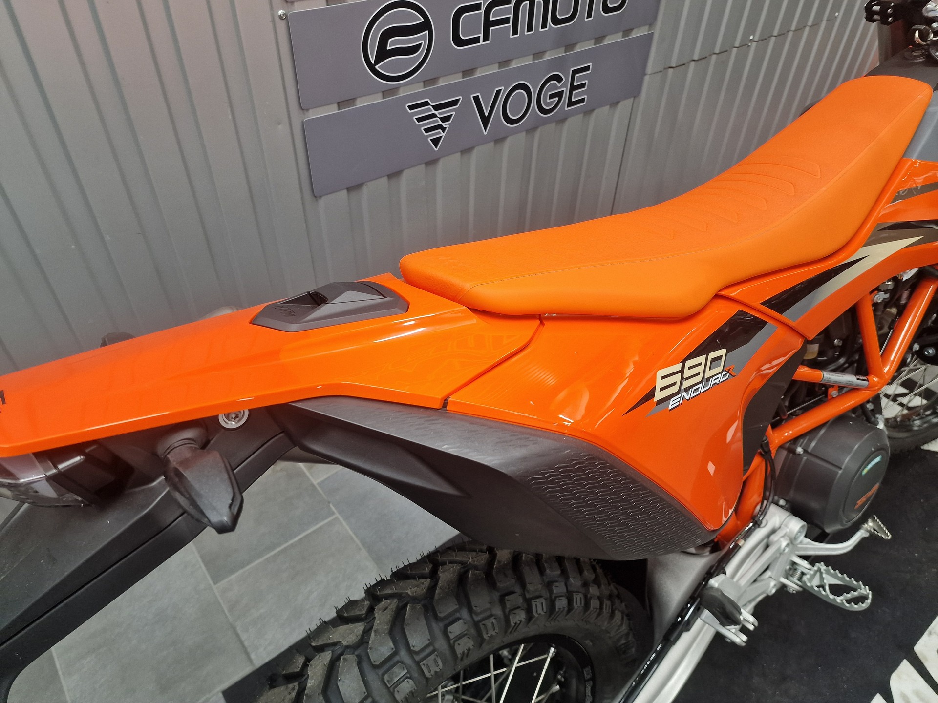 KTM 690 Enduro R-image-8