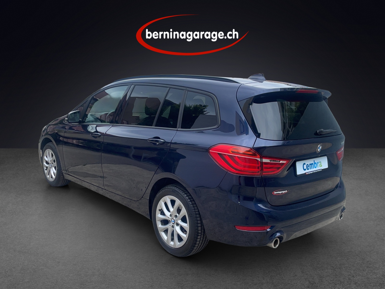 BMW 220i Gran Tourer-showroom-element-1