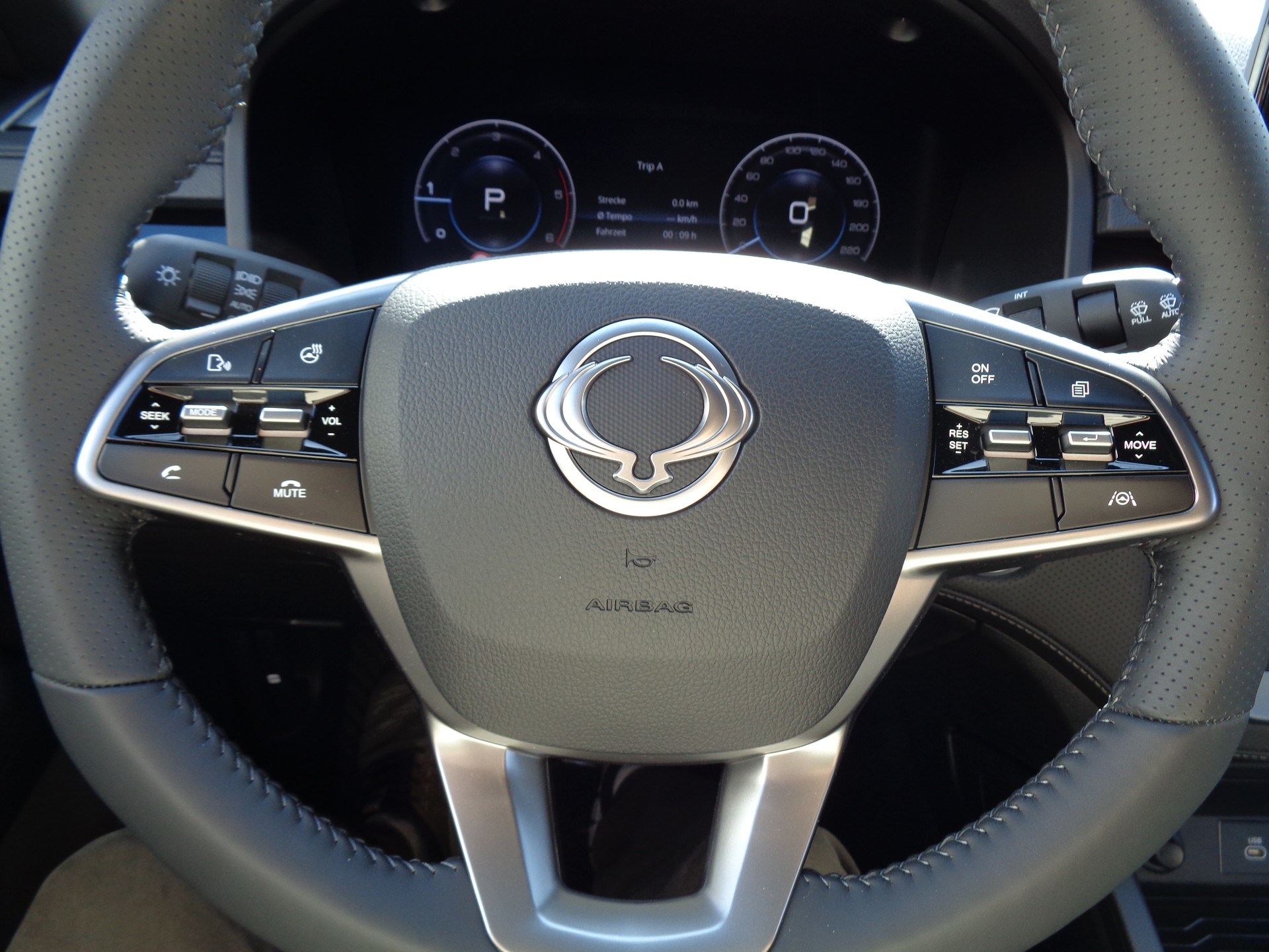 KGM-SsangYong Grand Musso 2.2 Platinum 4WD A-image-14