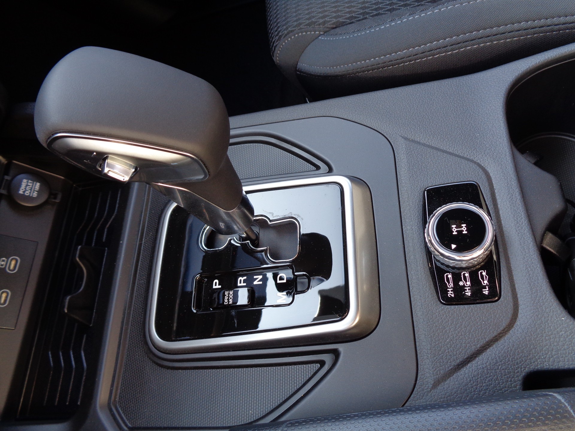 KGM-SsangYong Grand Musso 2.2 Platinum 4WD A-image-13