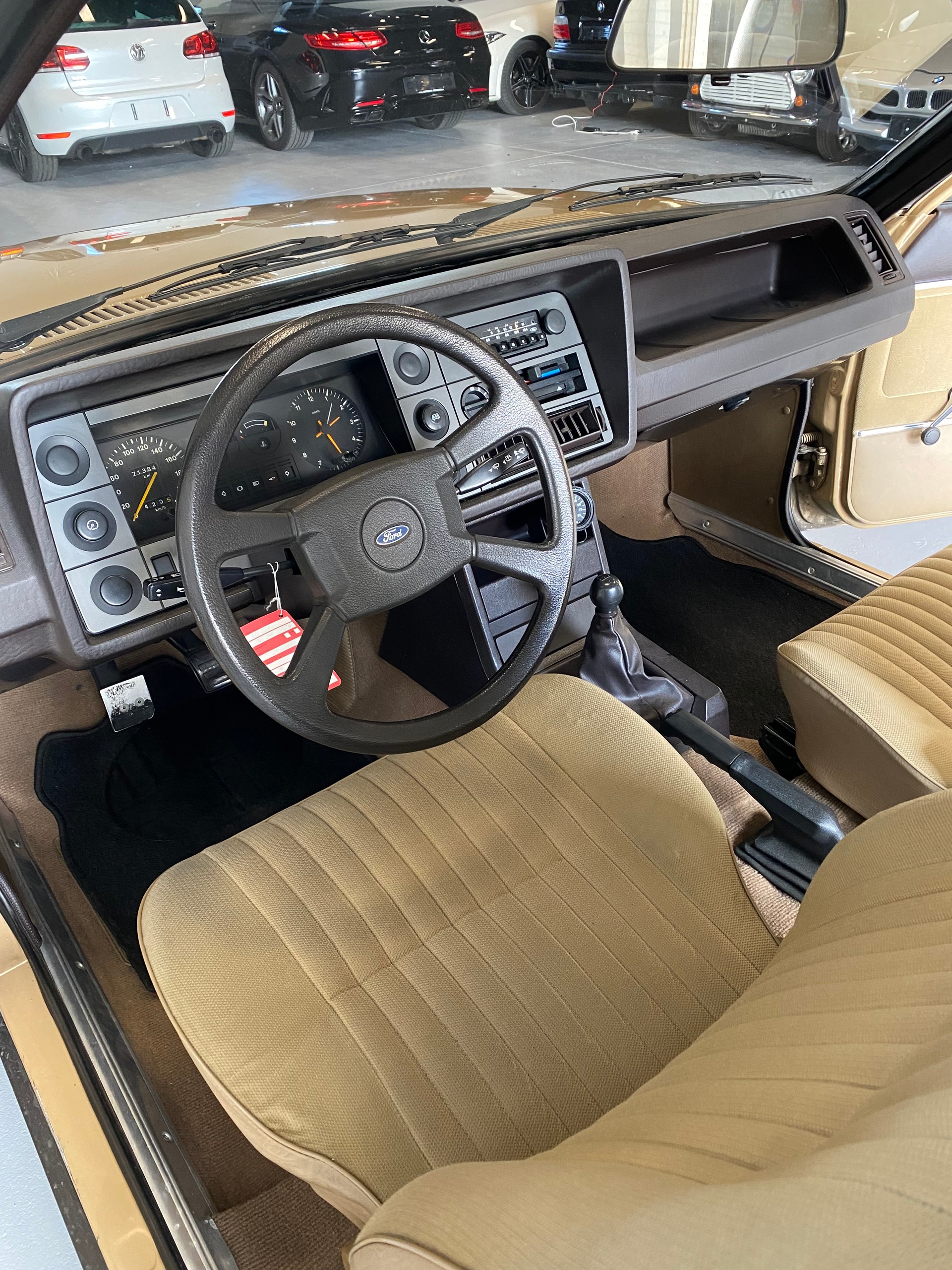 FORD Granada 2300 V6 L Coupe-image-15