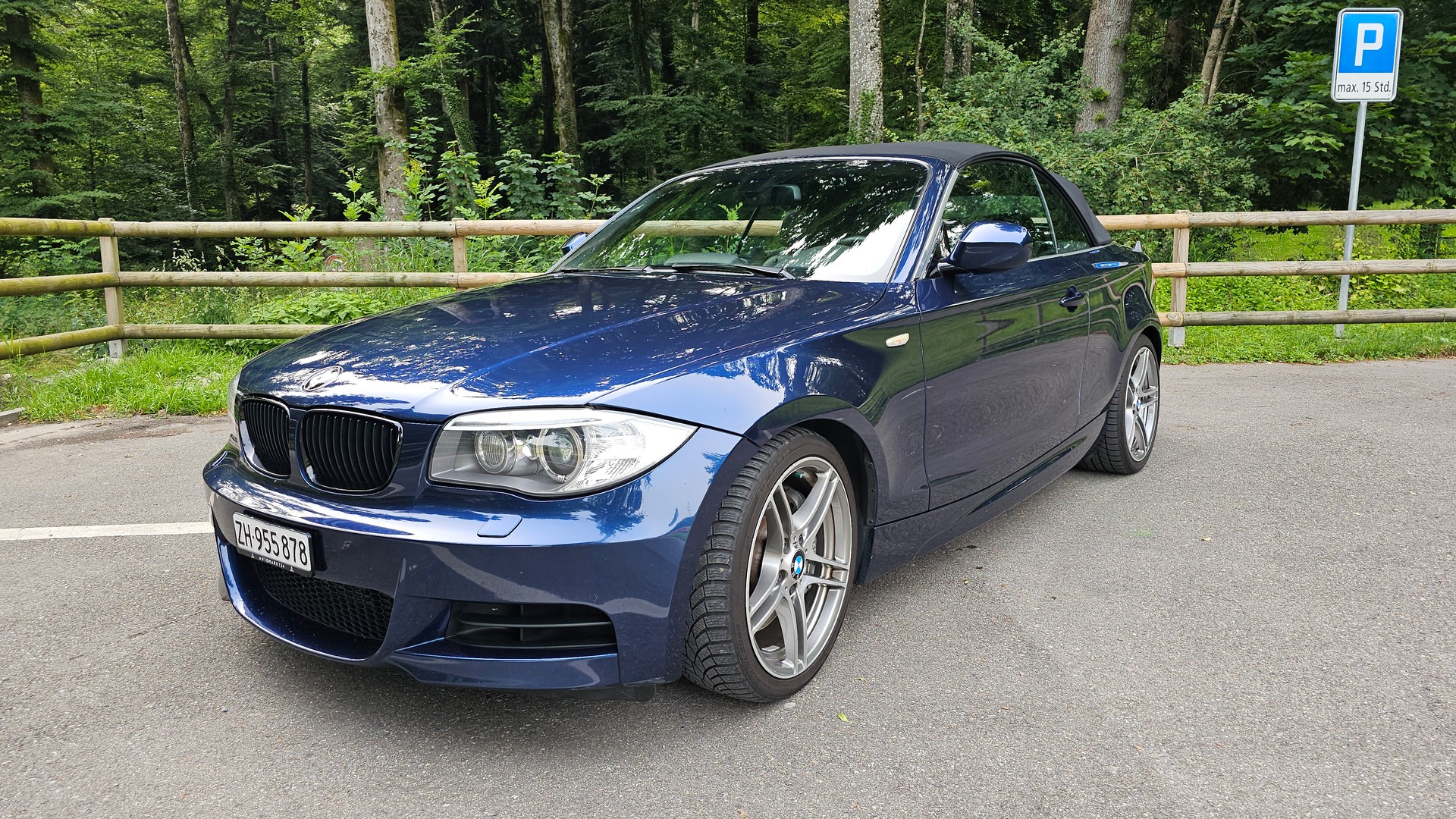 BMW 135i Cabrio-image-2
